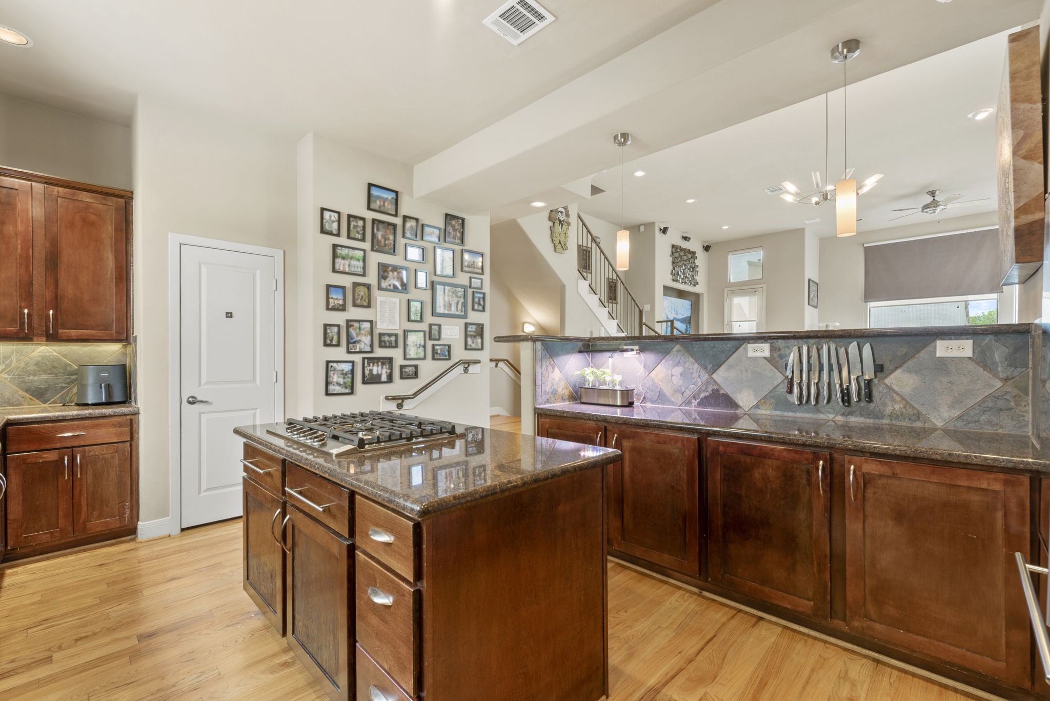 5122 Lillian St Property Photo 15