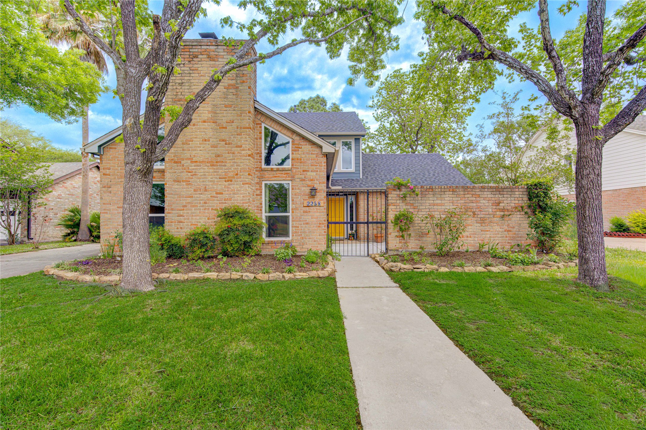 2258 Woodland Springs Street Property Photo 30