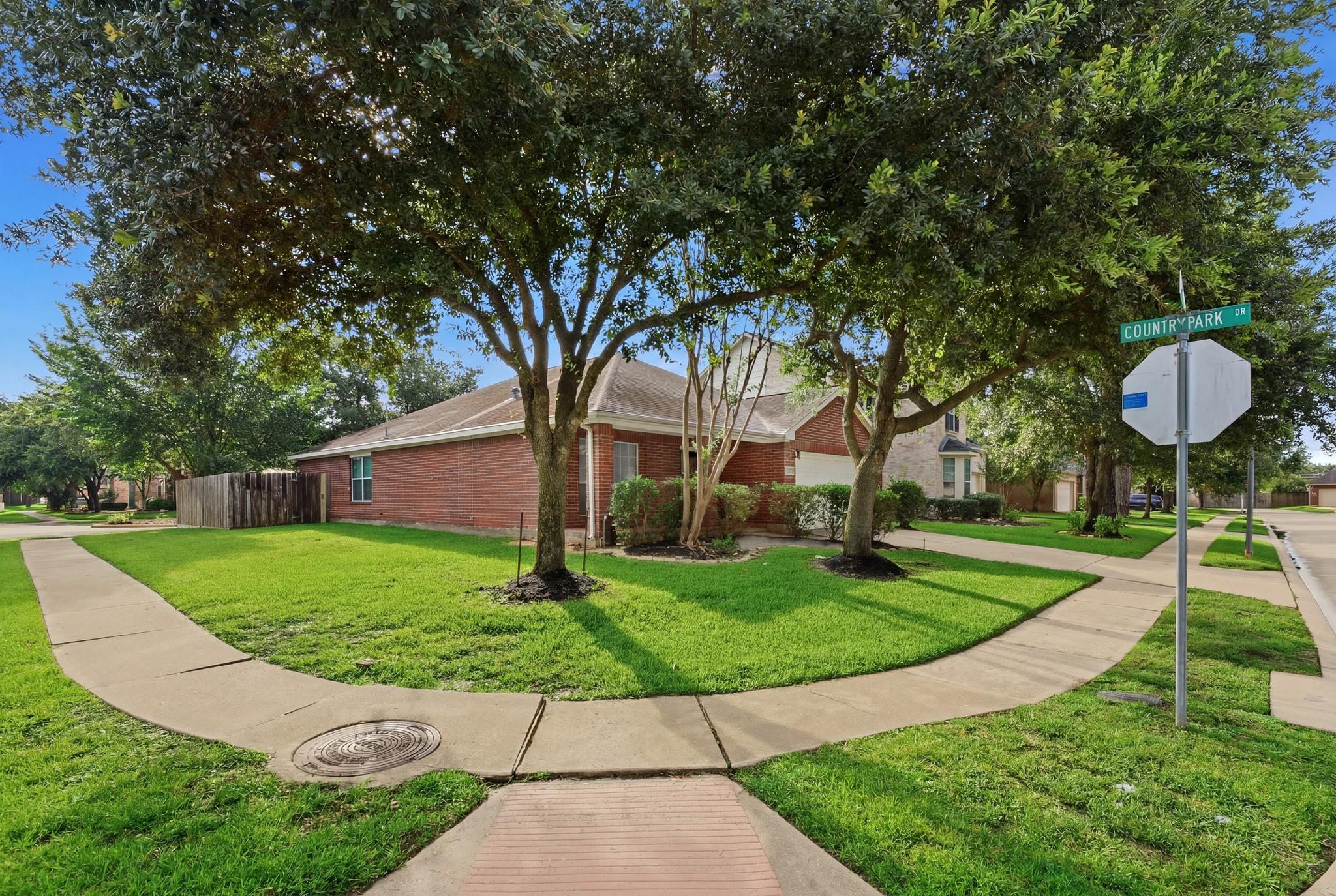 19226 Countryhills Court Property Photo 2