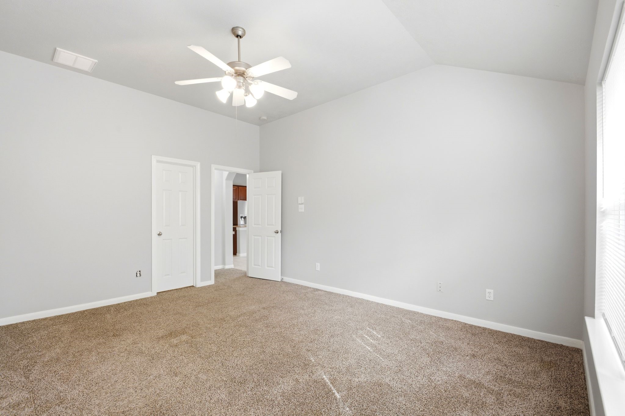 19226 Countryhills Court Property Photo 28