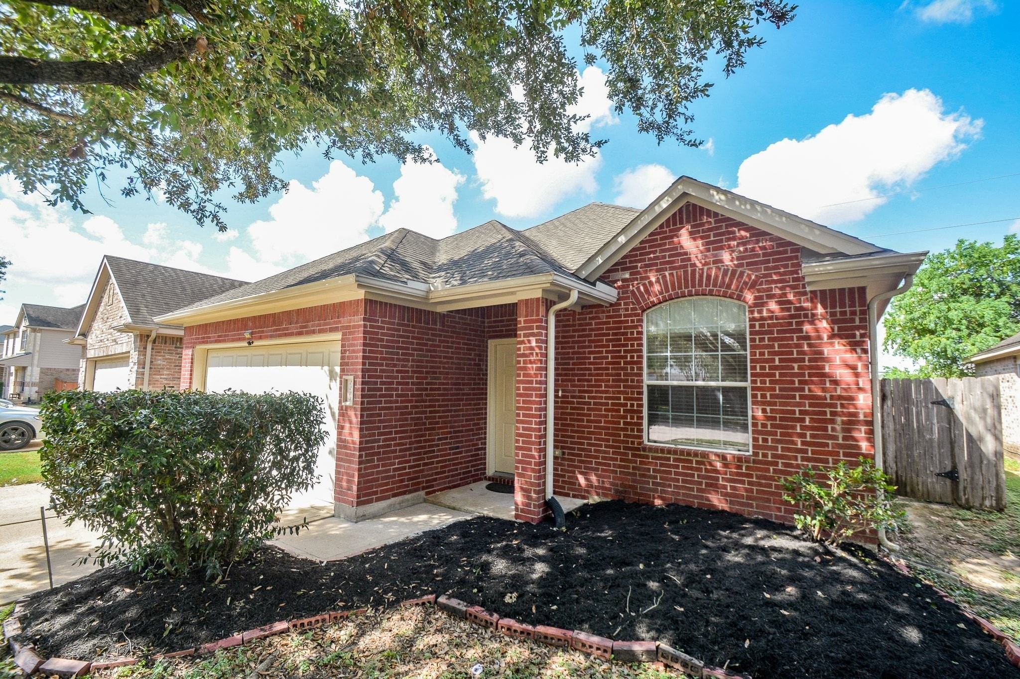 2223 Castle Garden Property Photo 3