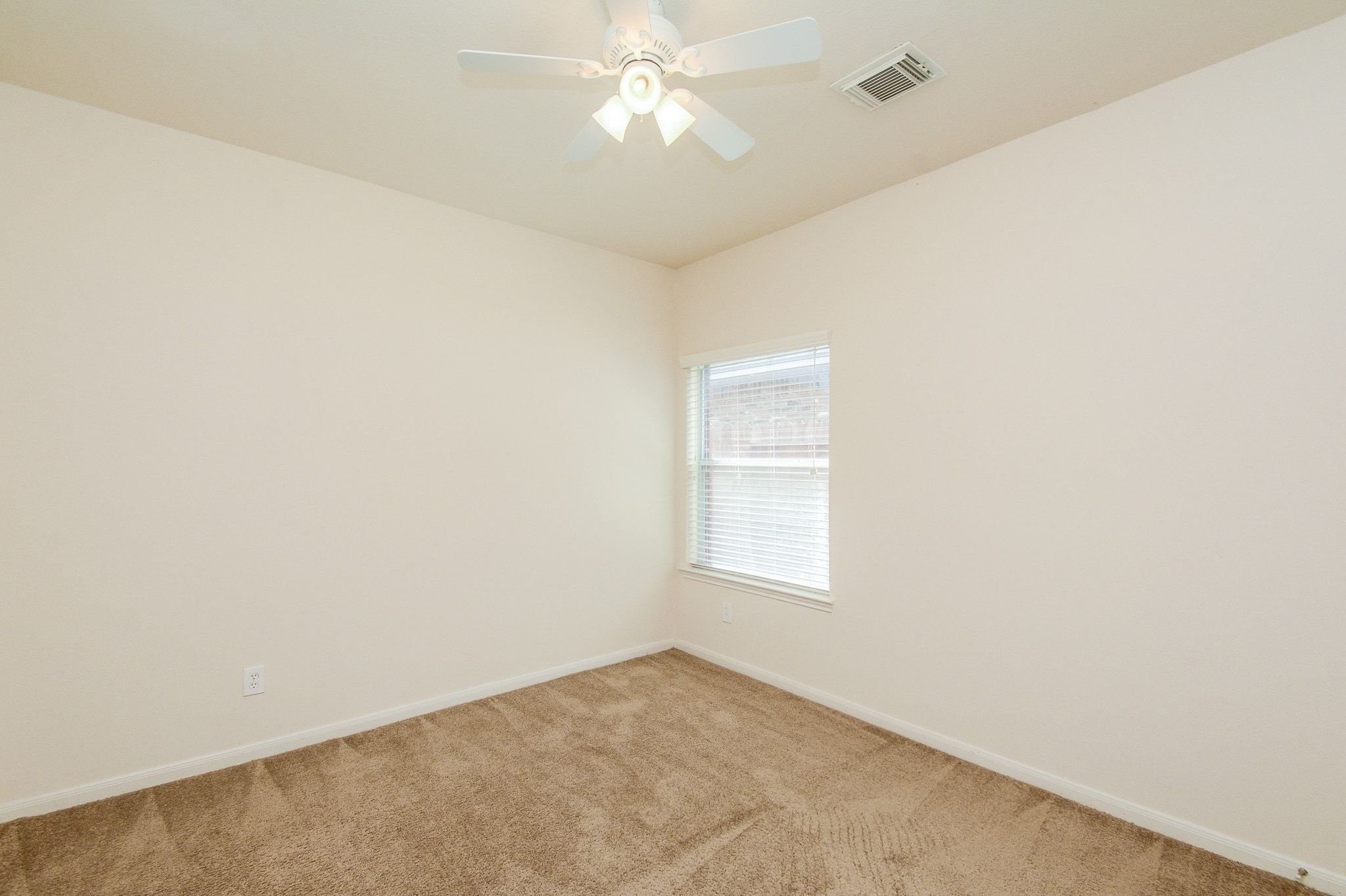 2223 Castle Garden Property Photo 27