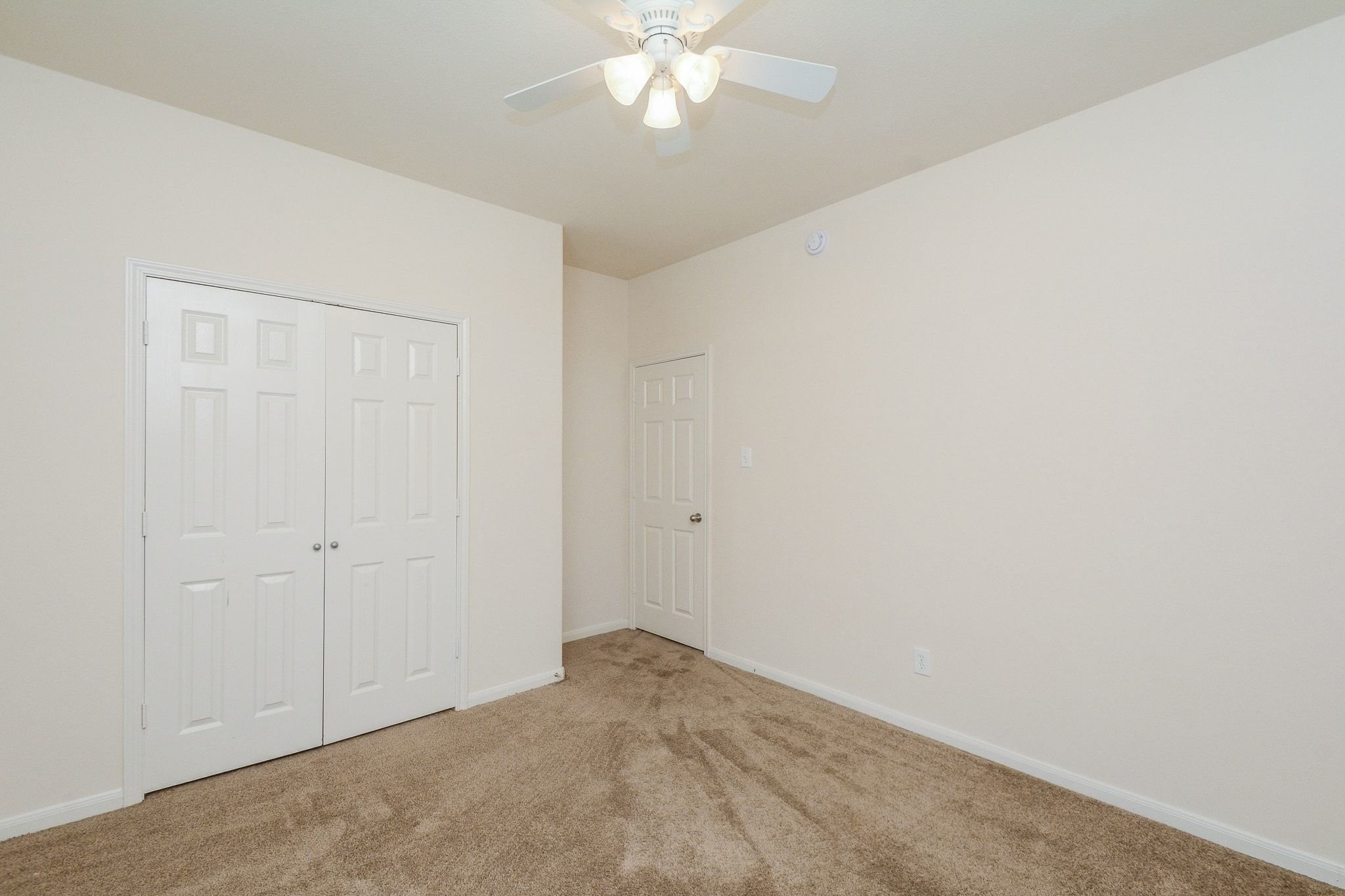 2223 Castle Garden Property Photo 28