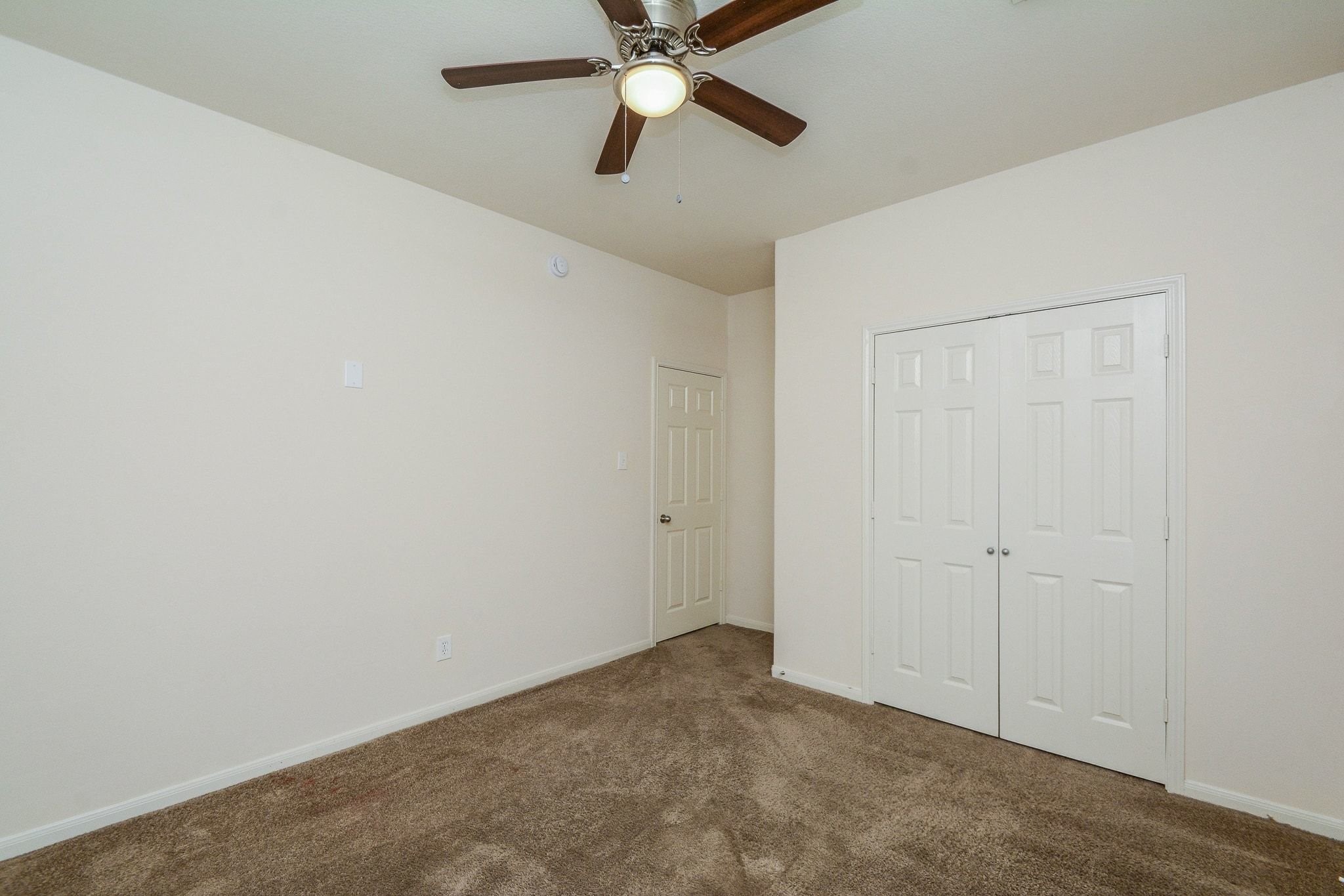2223 Castle Garden Property Photo 31