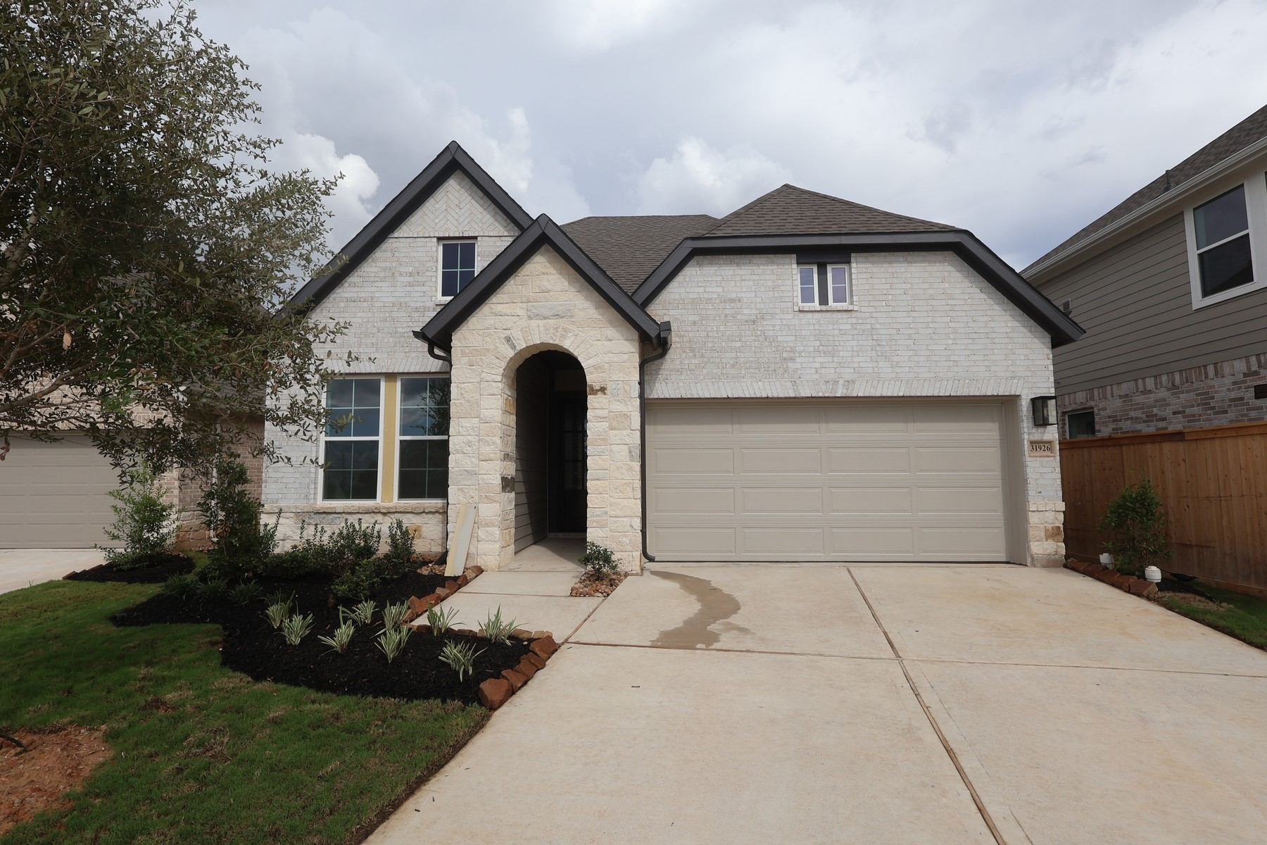 31926 Rich Meadows Court Property Photo 2