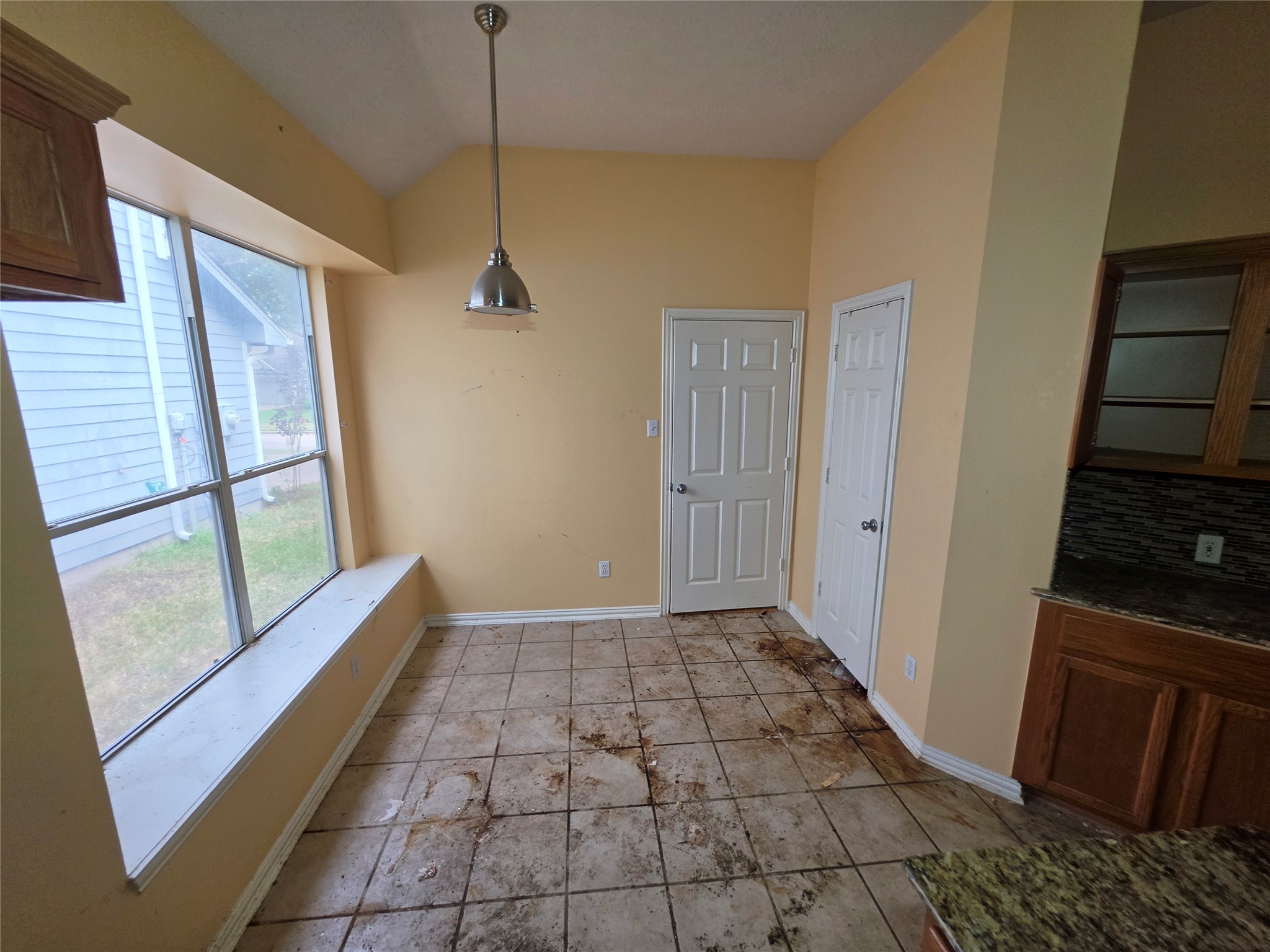 10218 Cherry Laurel Lane Property Photo 7