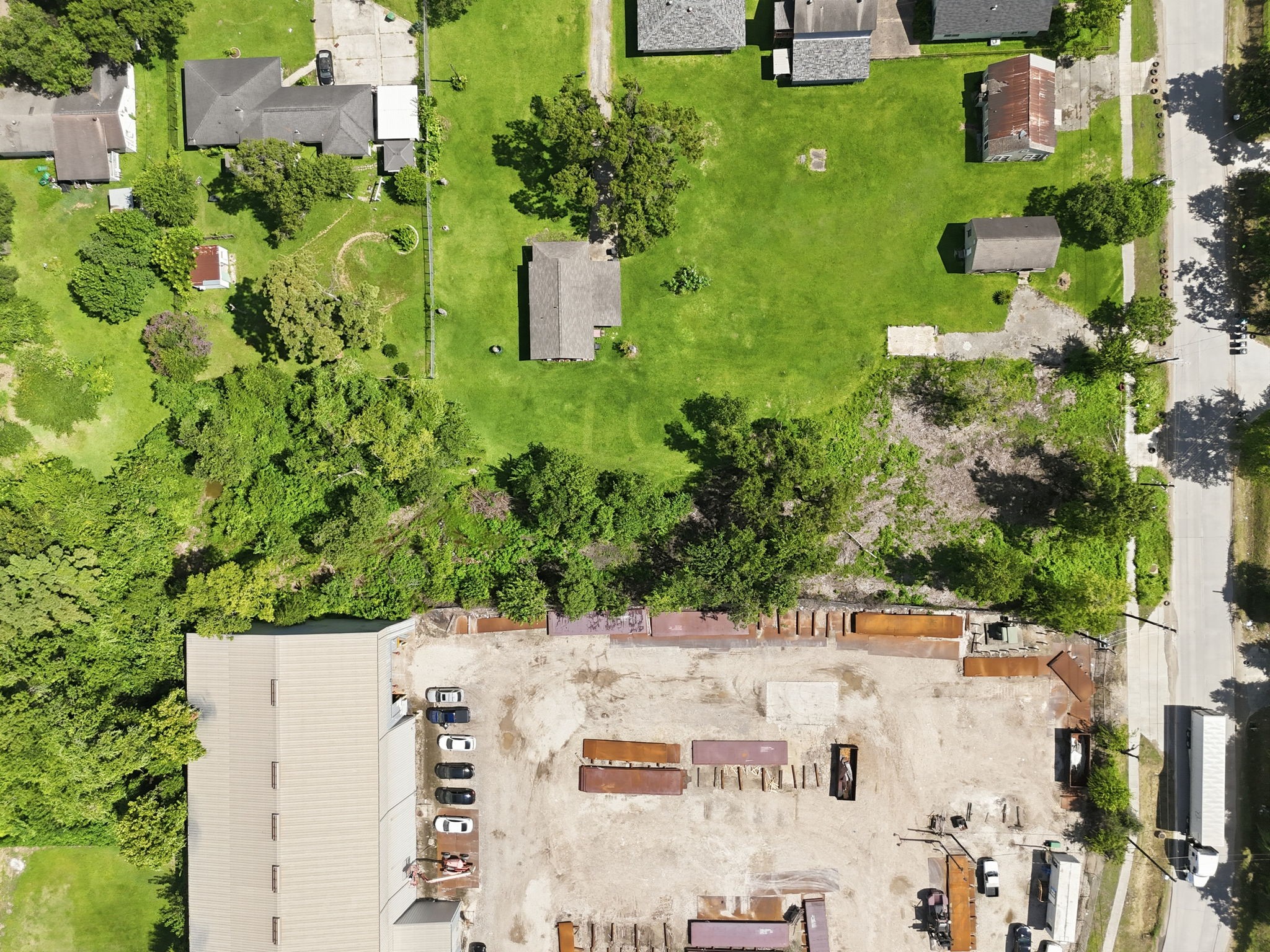 1420 Miles Street Property Photo 4