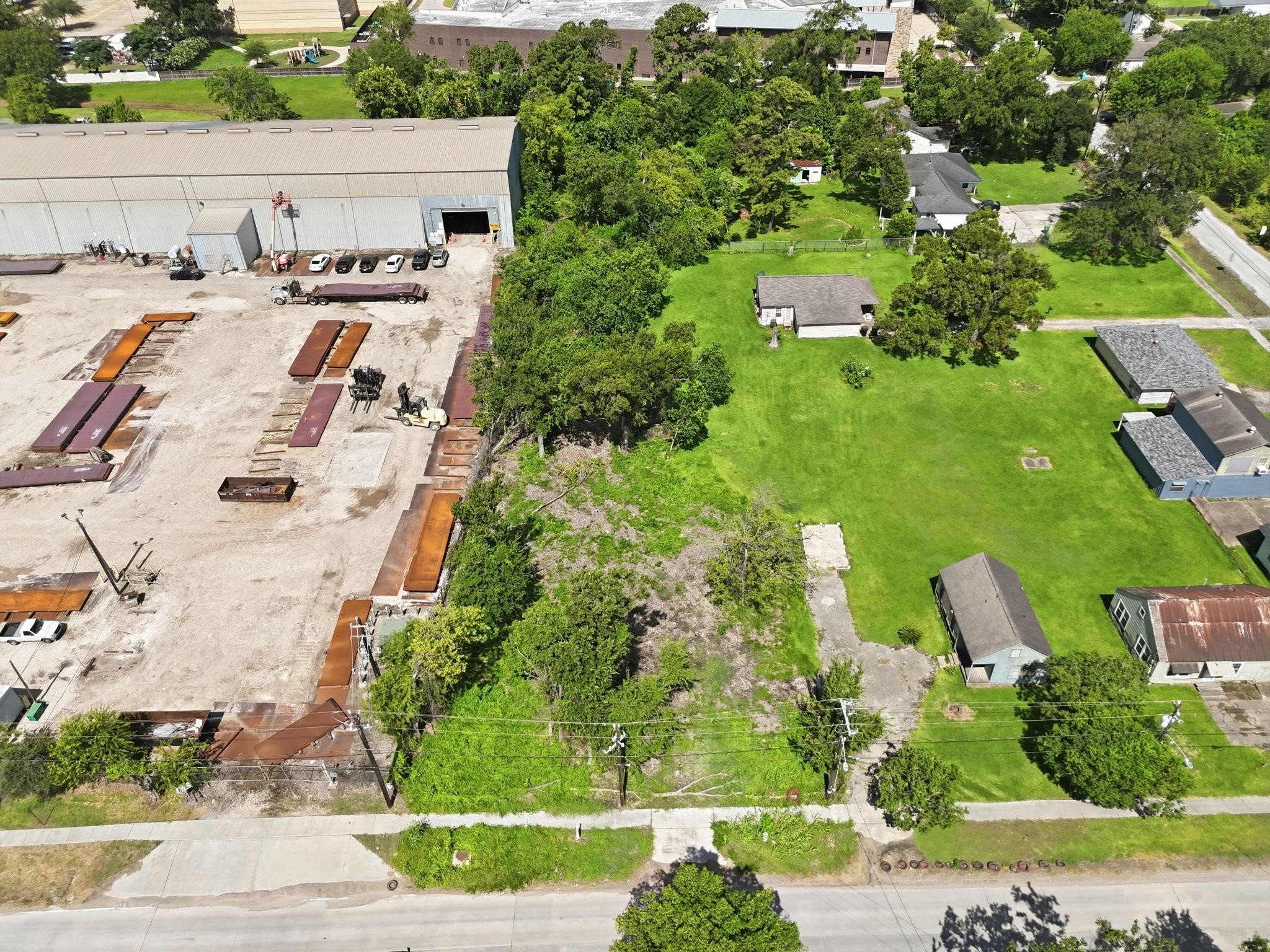 1420 Miles Street Property Photo 8