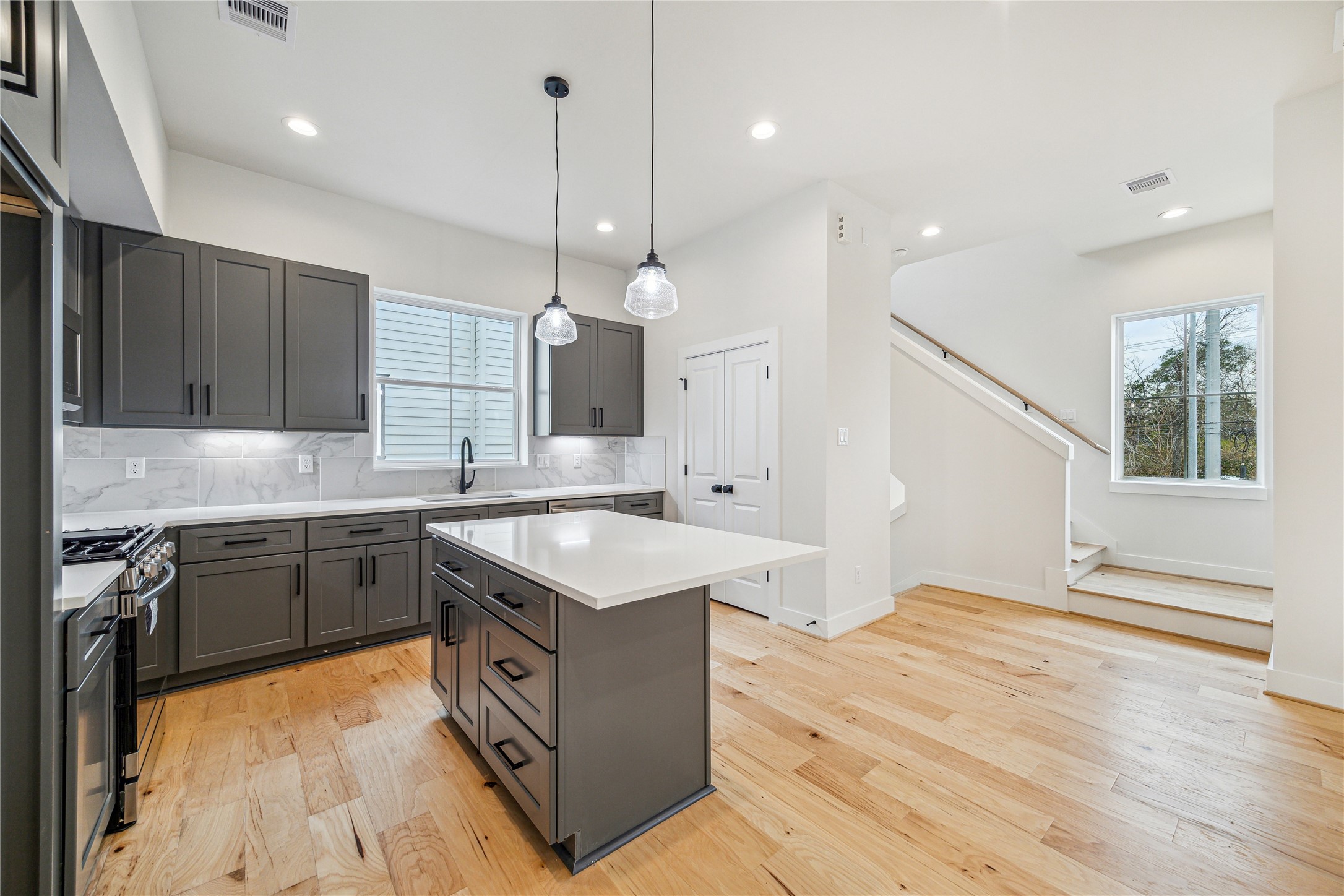 5502a Wheatley Street Property Photo 3