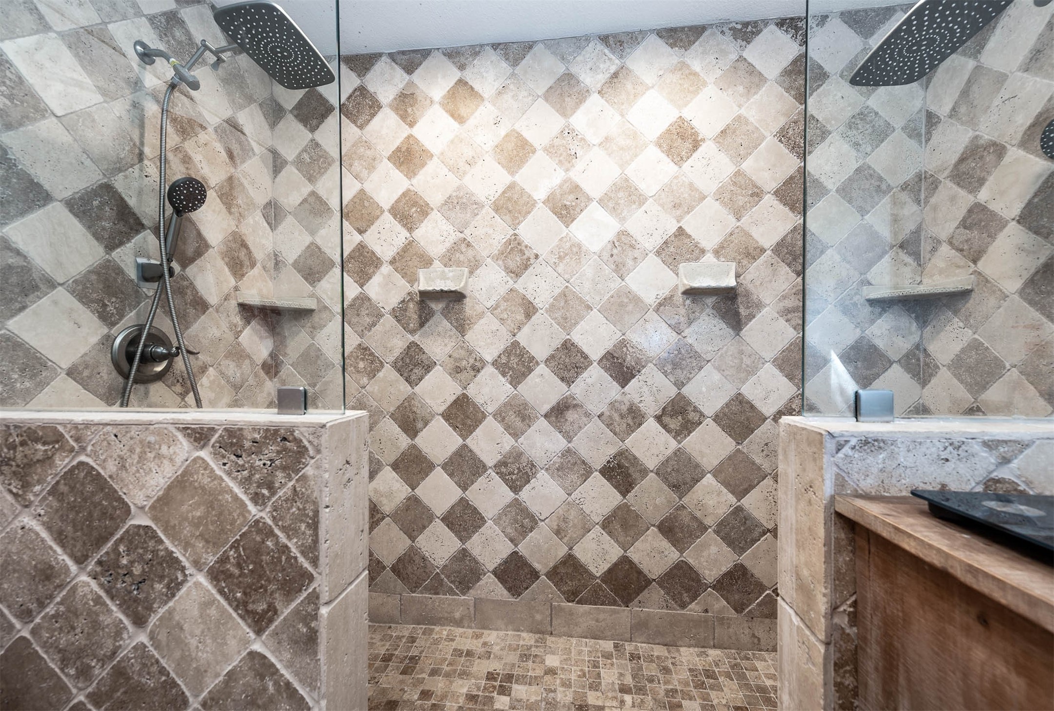 325 Ling Street Property Photo 11