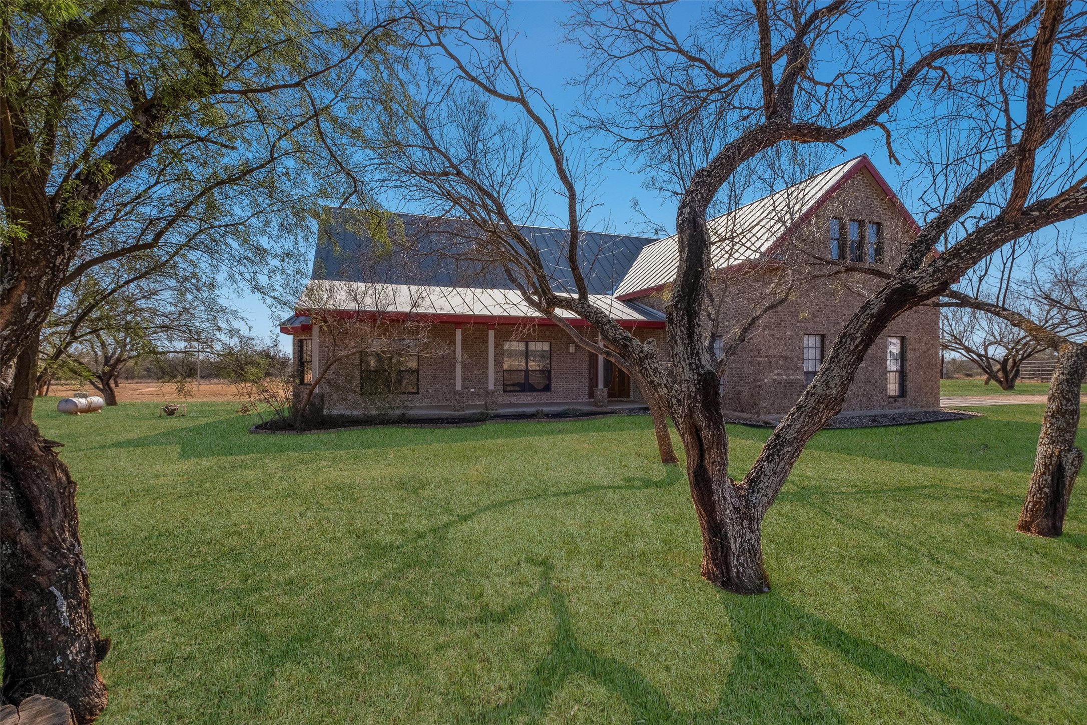 885 County Road 640 Property Photo 1