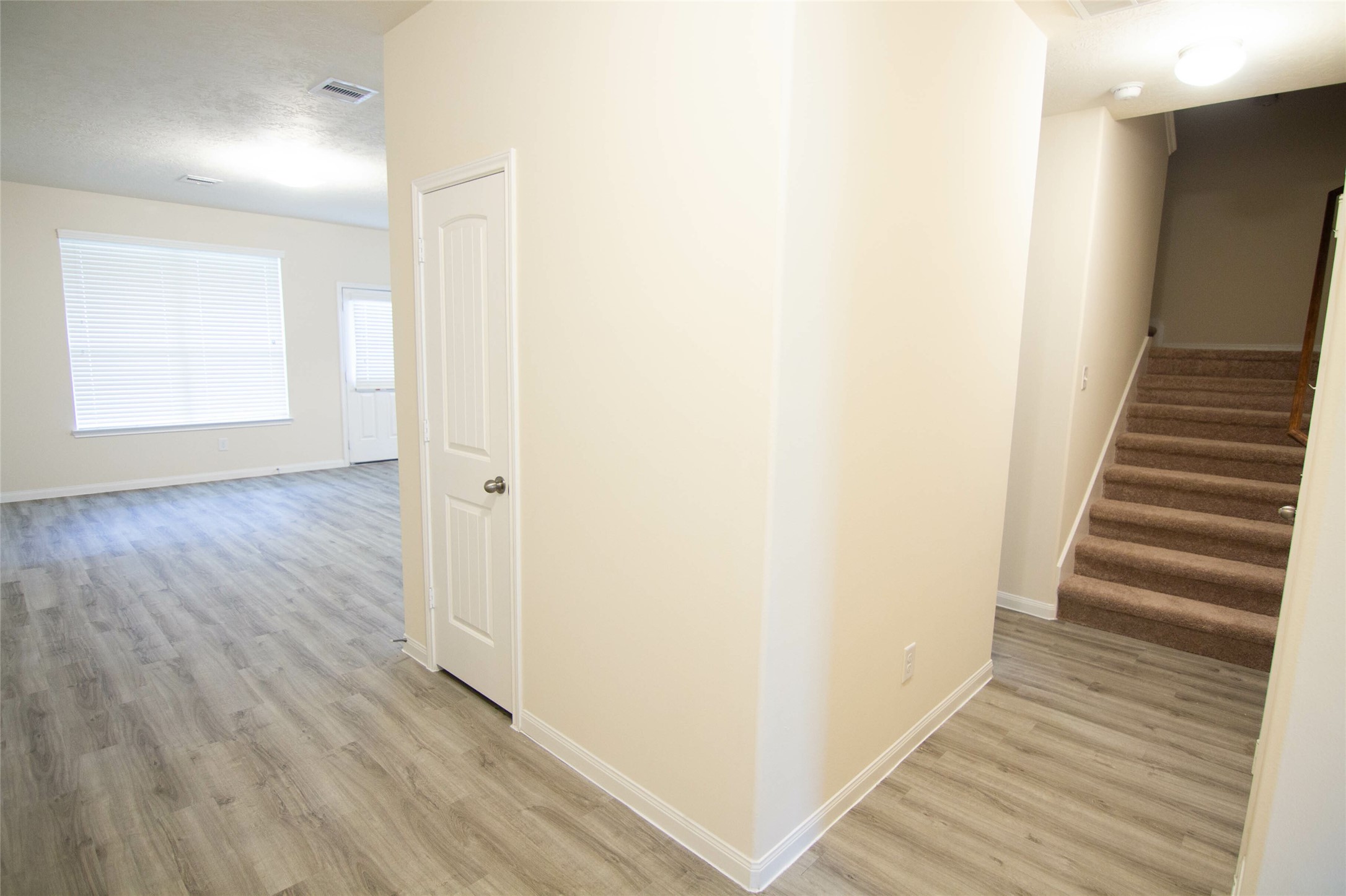 6239 Brenwood Circle Property Photo 5