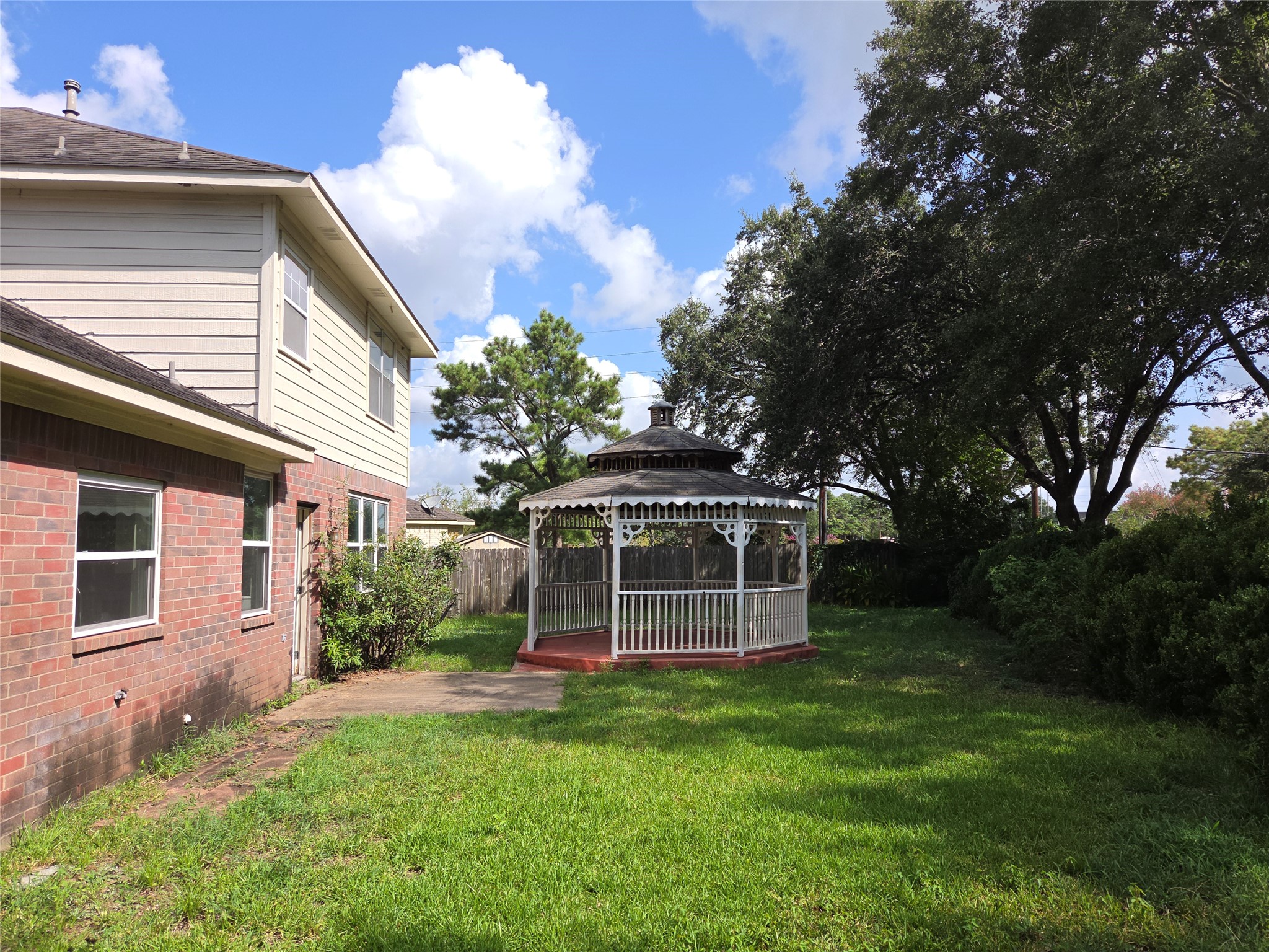 6203 Faulkner Ridge Drive Property Photo 4