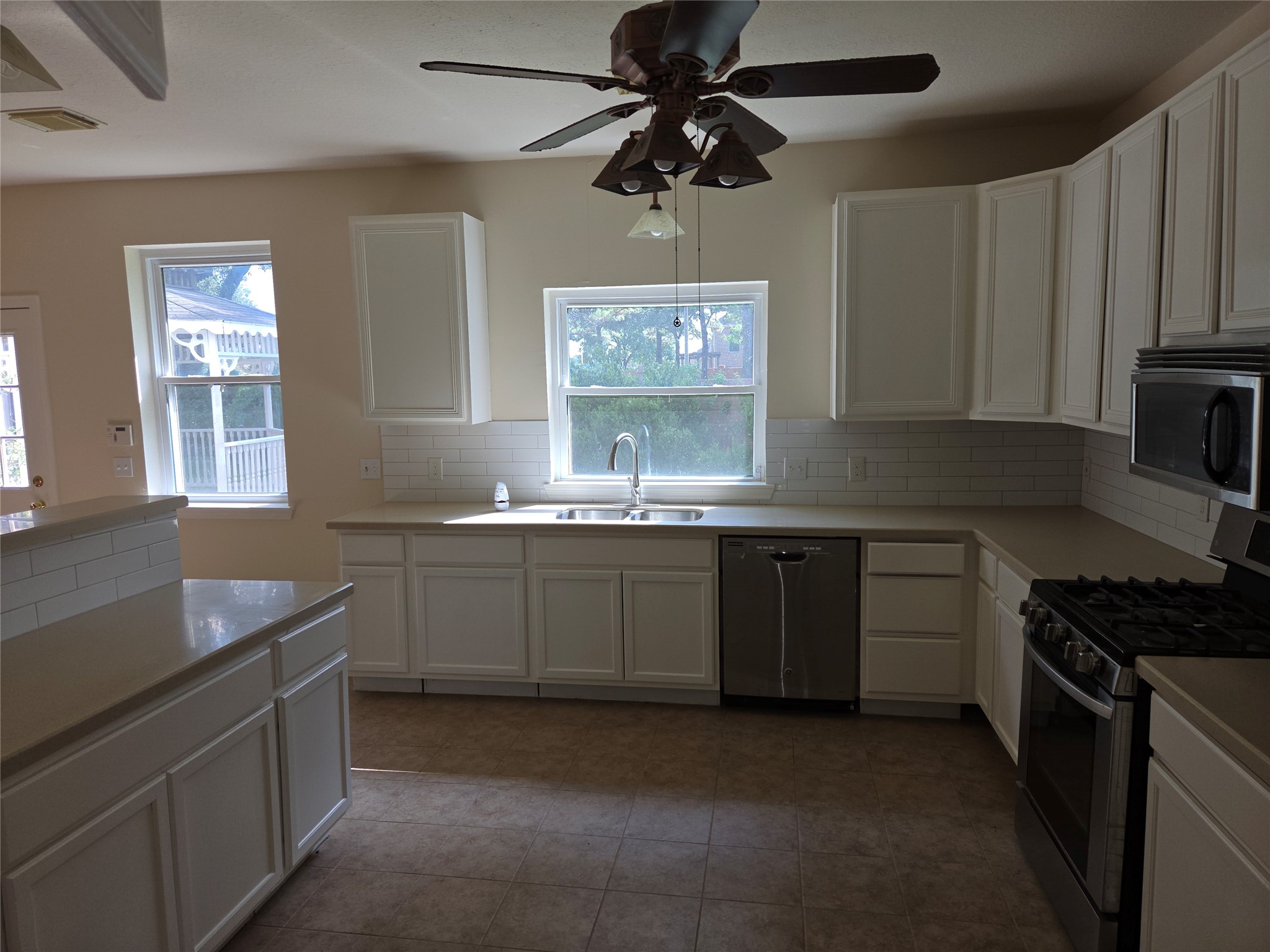 6203 Faulkner Ridge Drive Property Photo 7