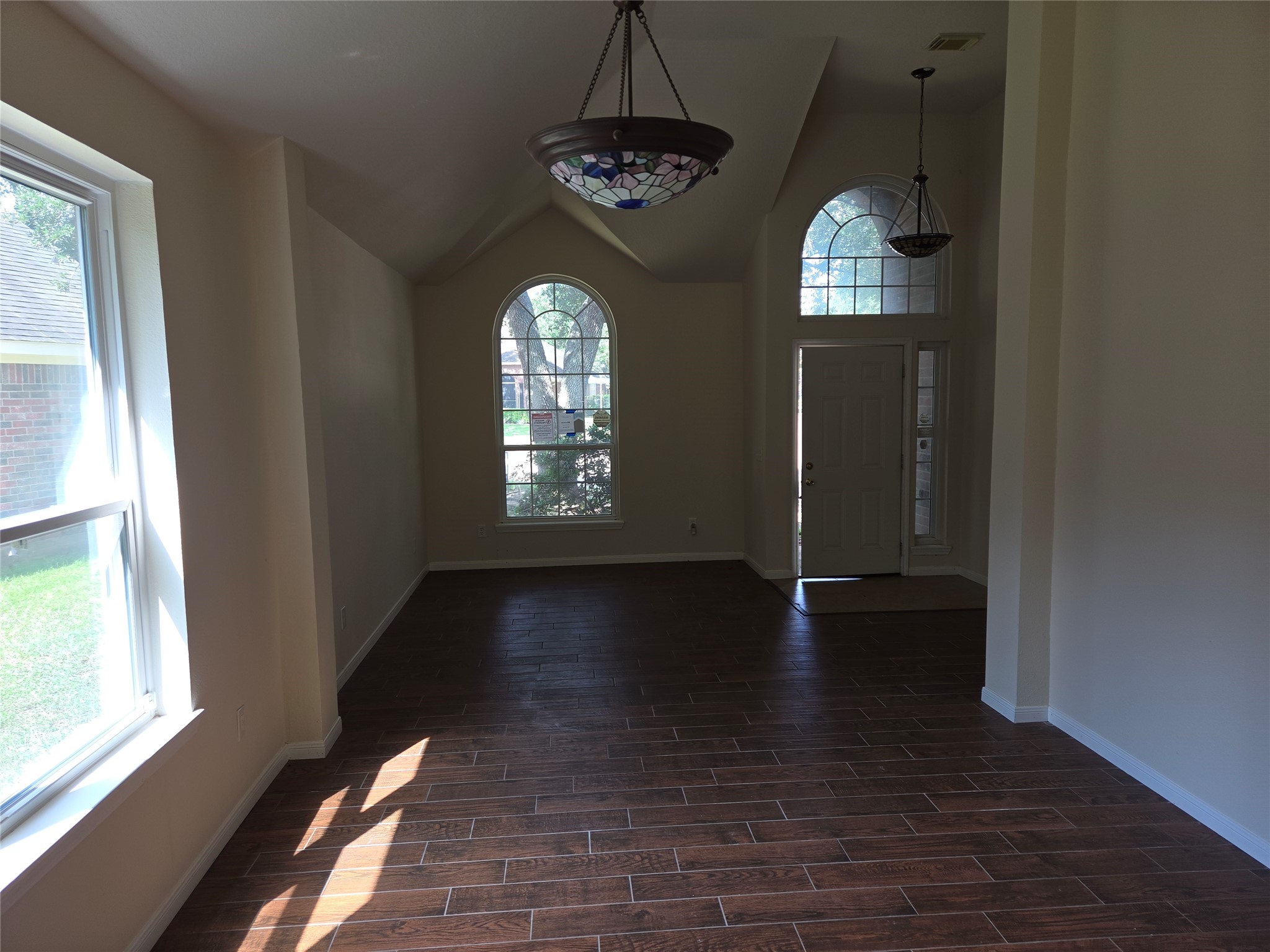 6203 Faulkner Ridge Drive Property Photo 8