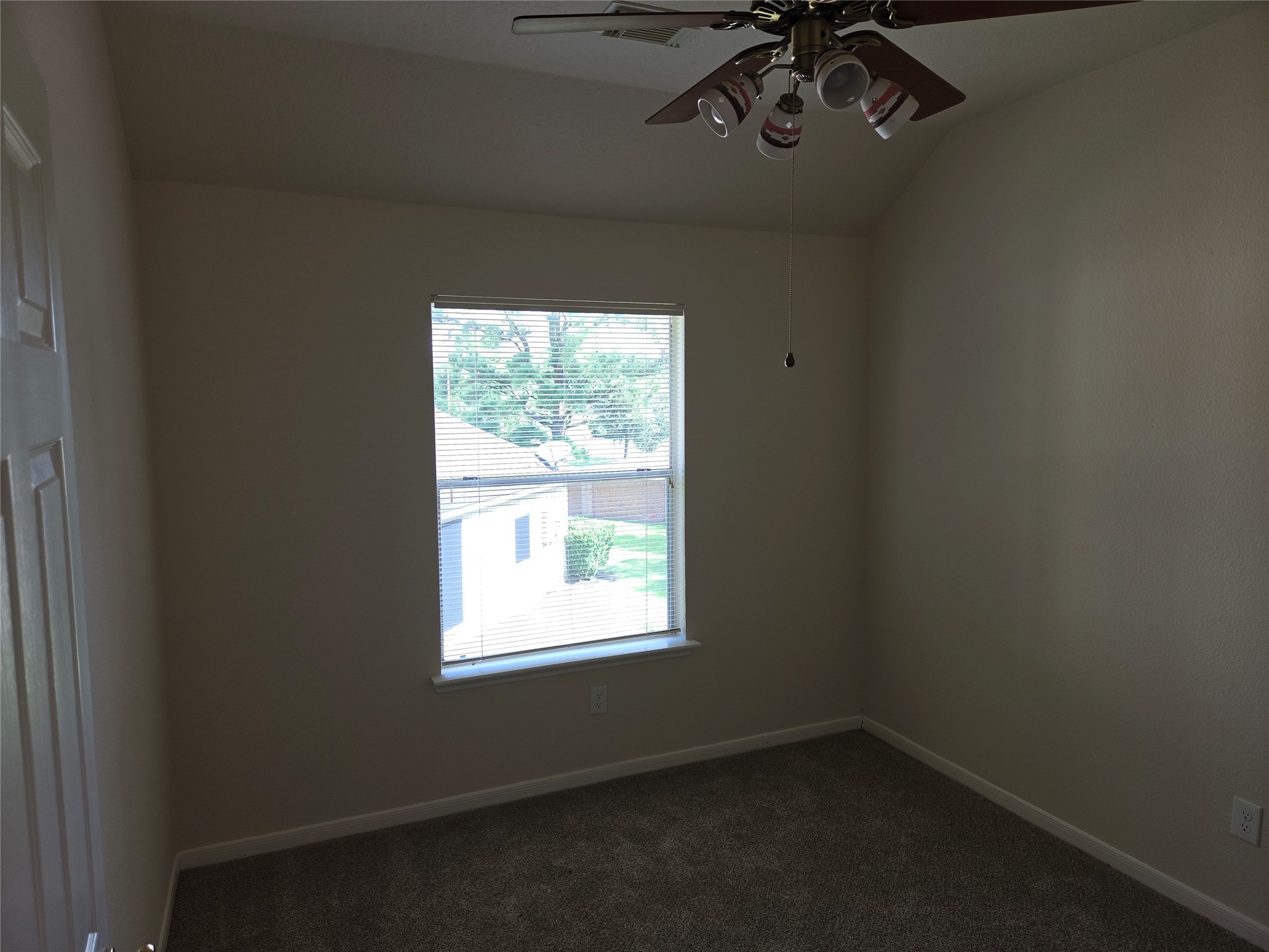 6203 Faulkner Ridge Drive Property Photo 14
