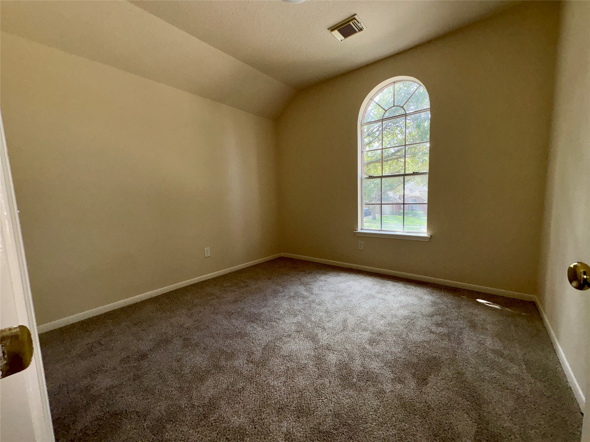 6203 Faulkner Ridge Drive Property Photo 14