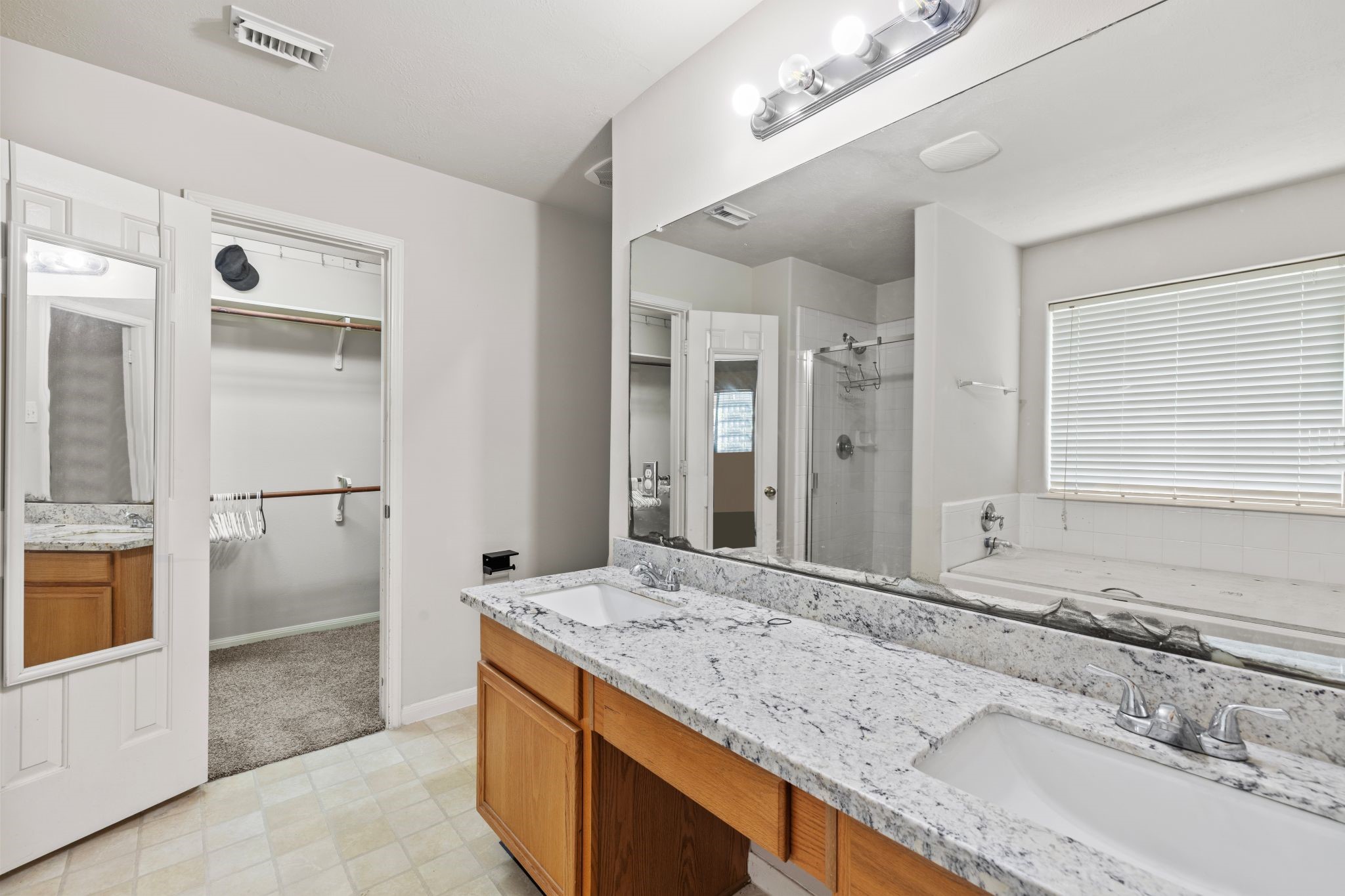 13722 Branford Greens Drive Property Photo 17