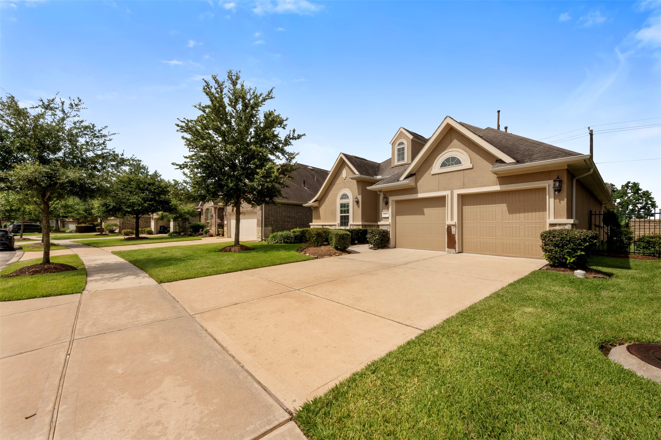 2112 Nogalas Lane Property Photo 5