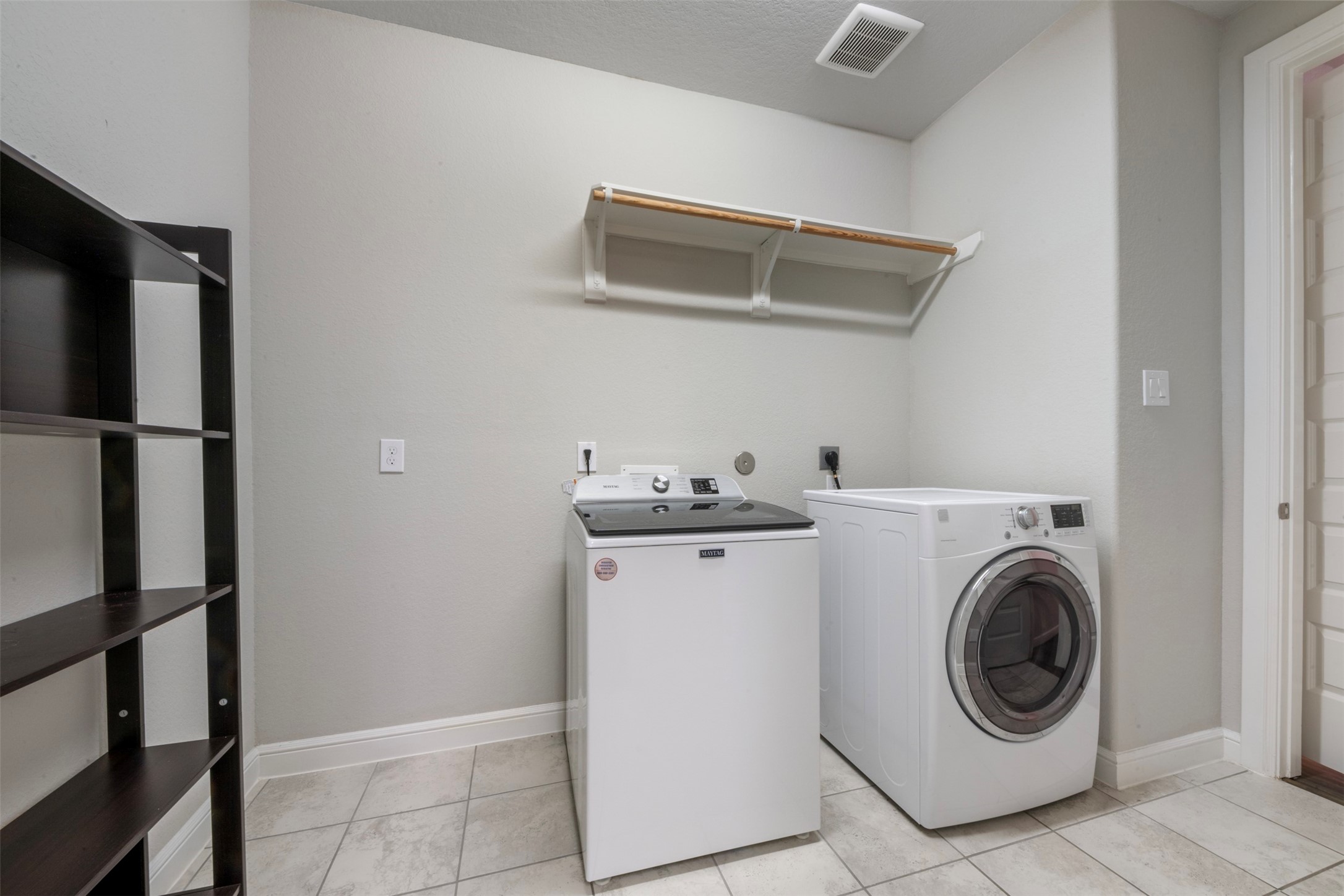 2112 Nogalas Lane Property Photo 34
