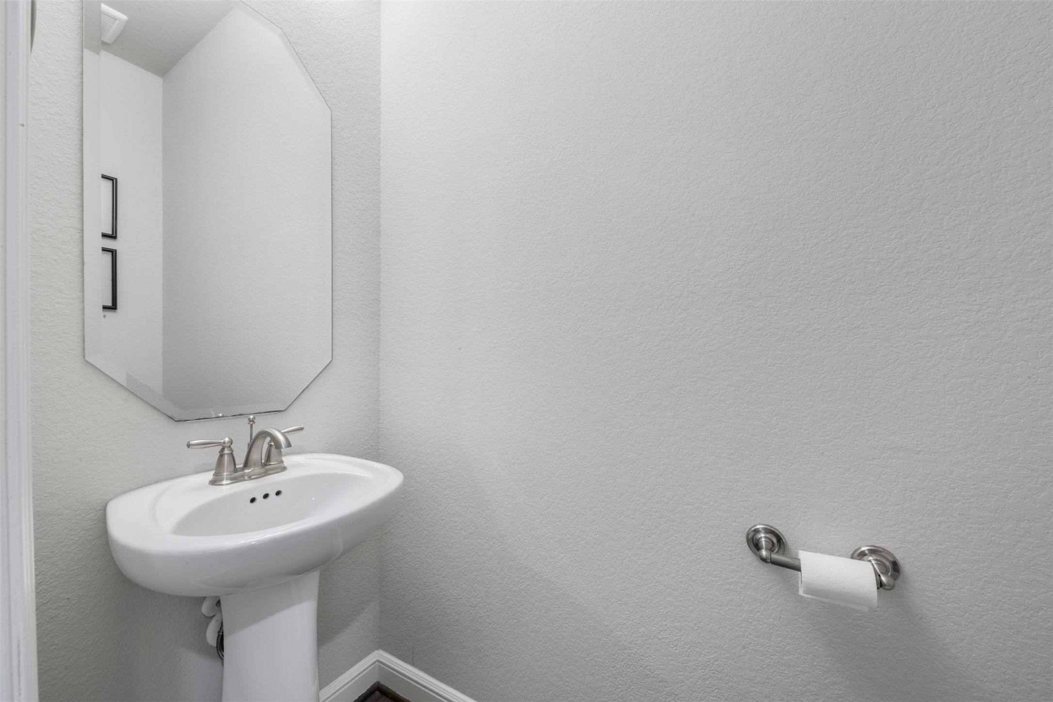 2112 Nogalas Lane Property Photo 35