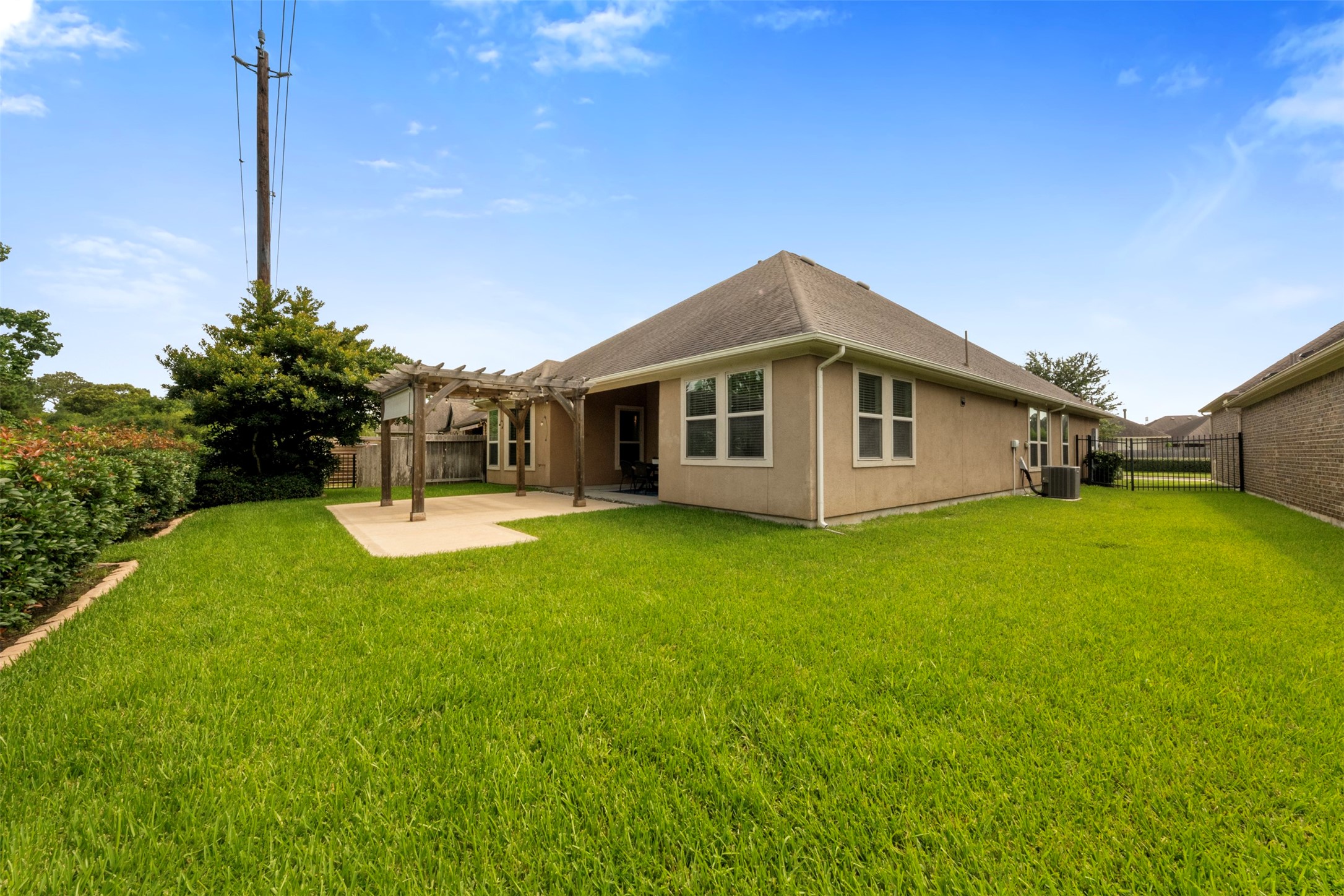 2112 Nogalas Lane Property Photo 37