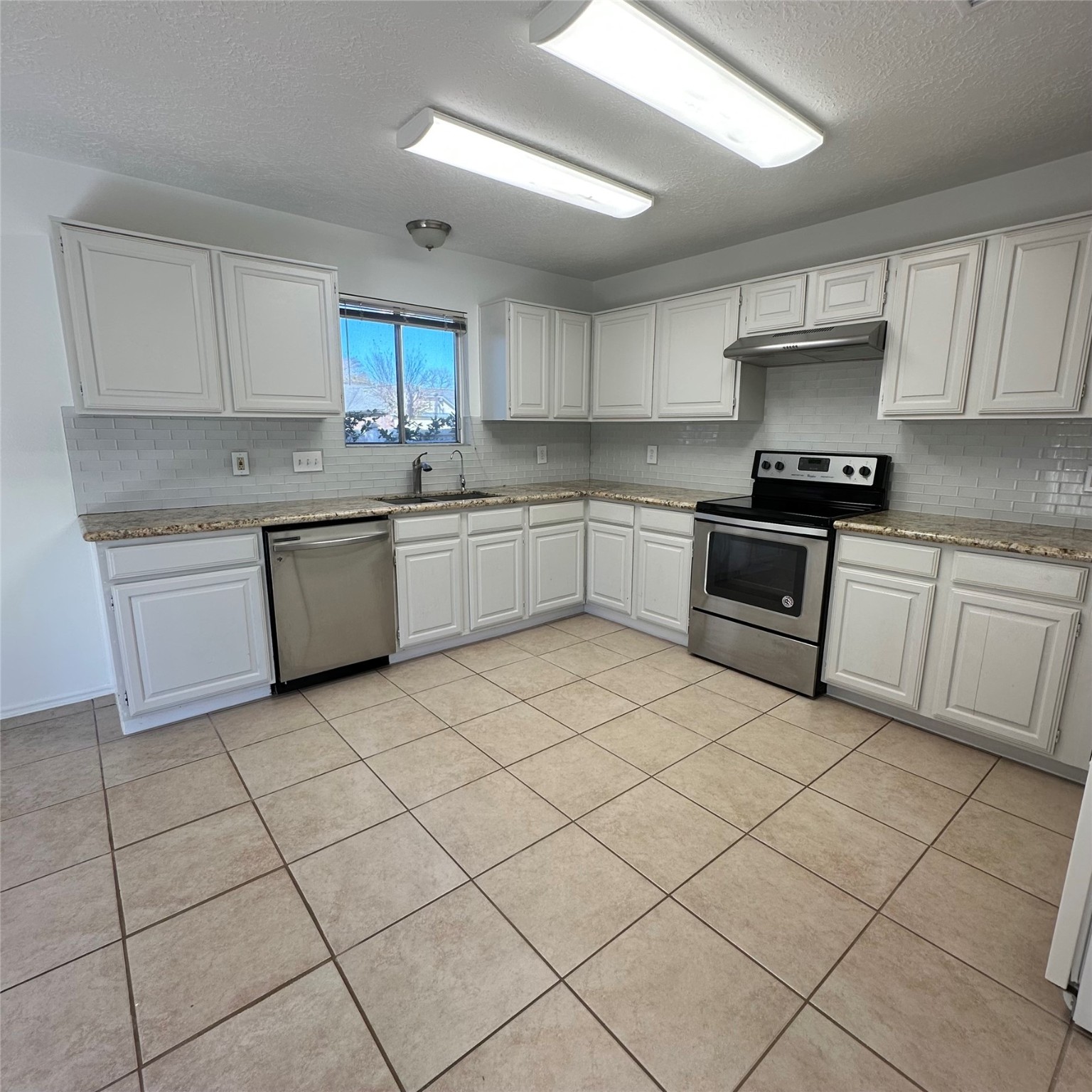 13134 Worthington Street Property Photo 8