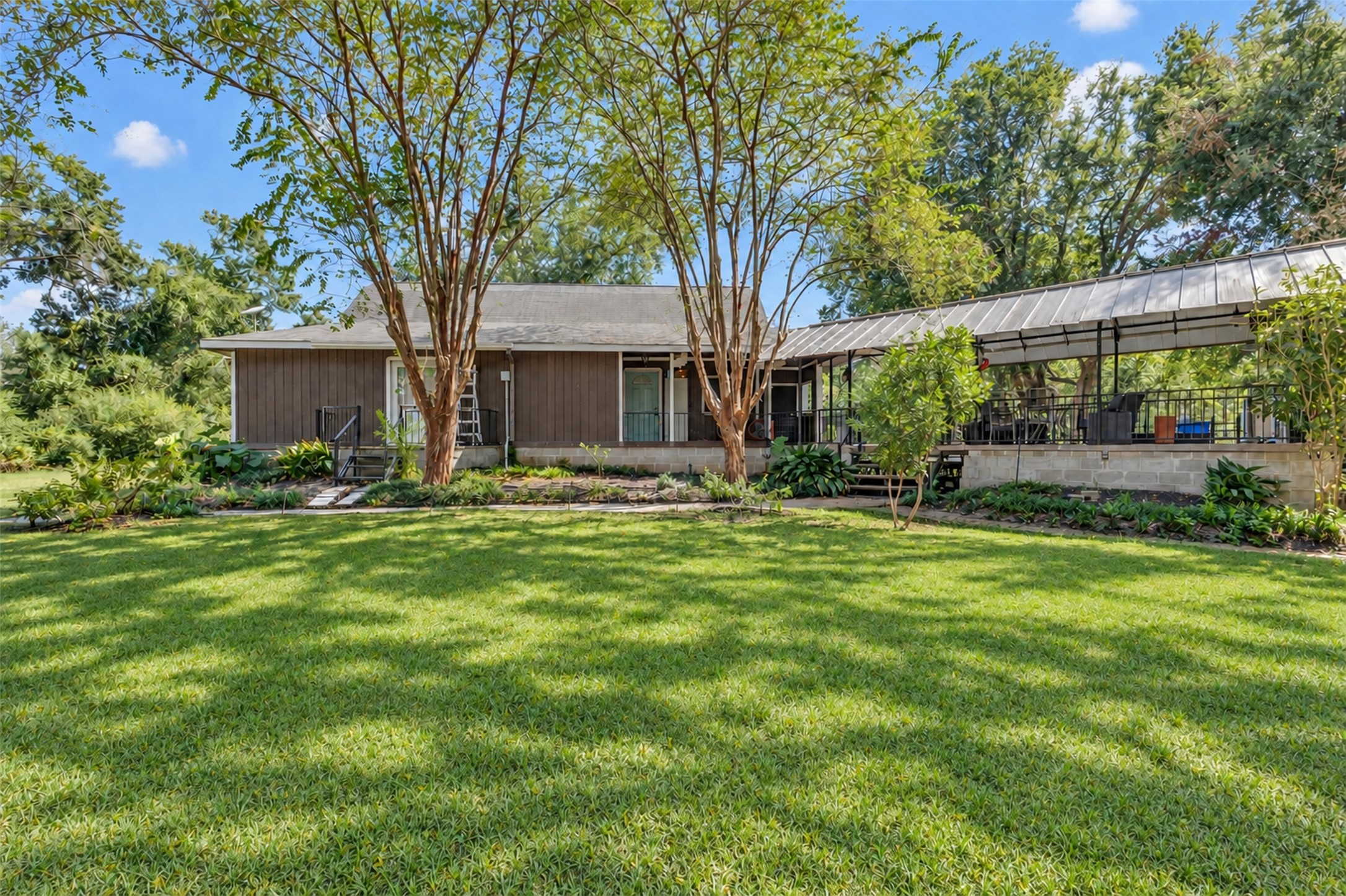 20403 Angeli Drive Property Photo 9