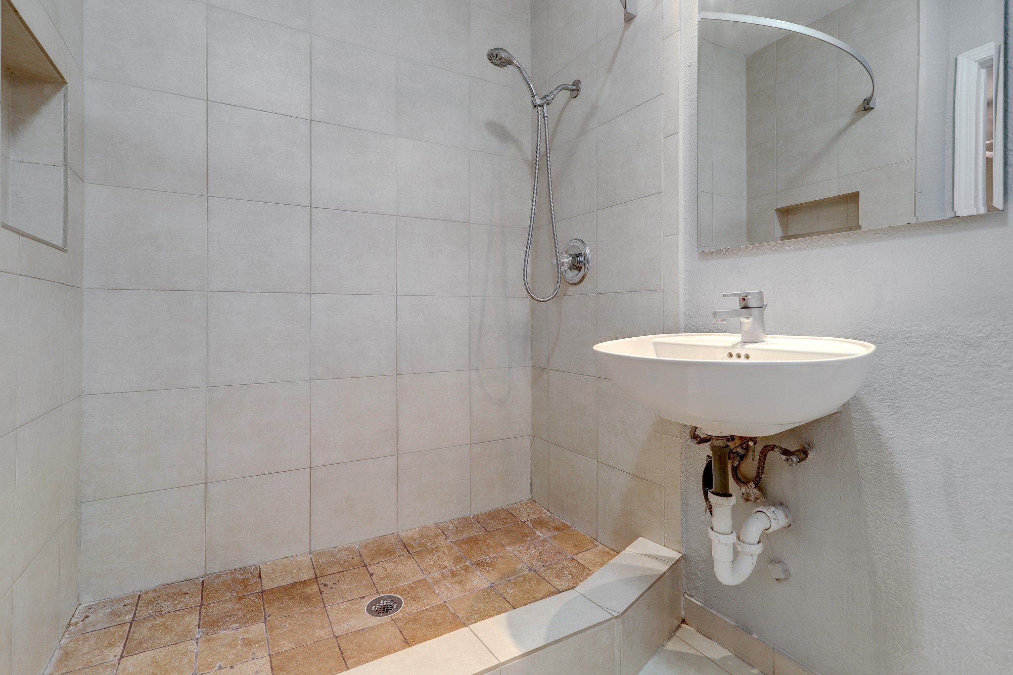 405 Hawthorne Street 11 Property Photo 6