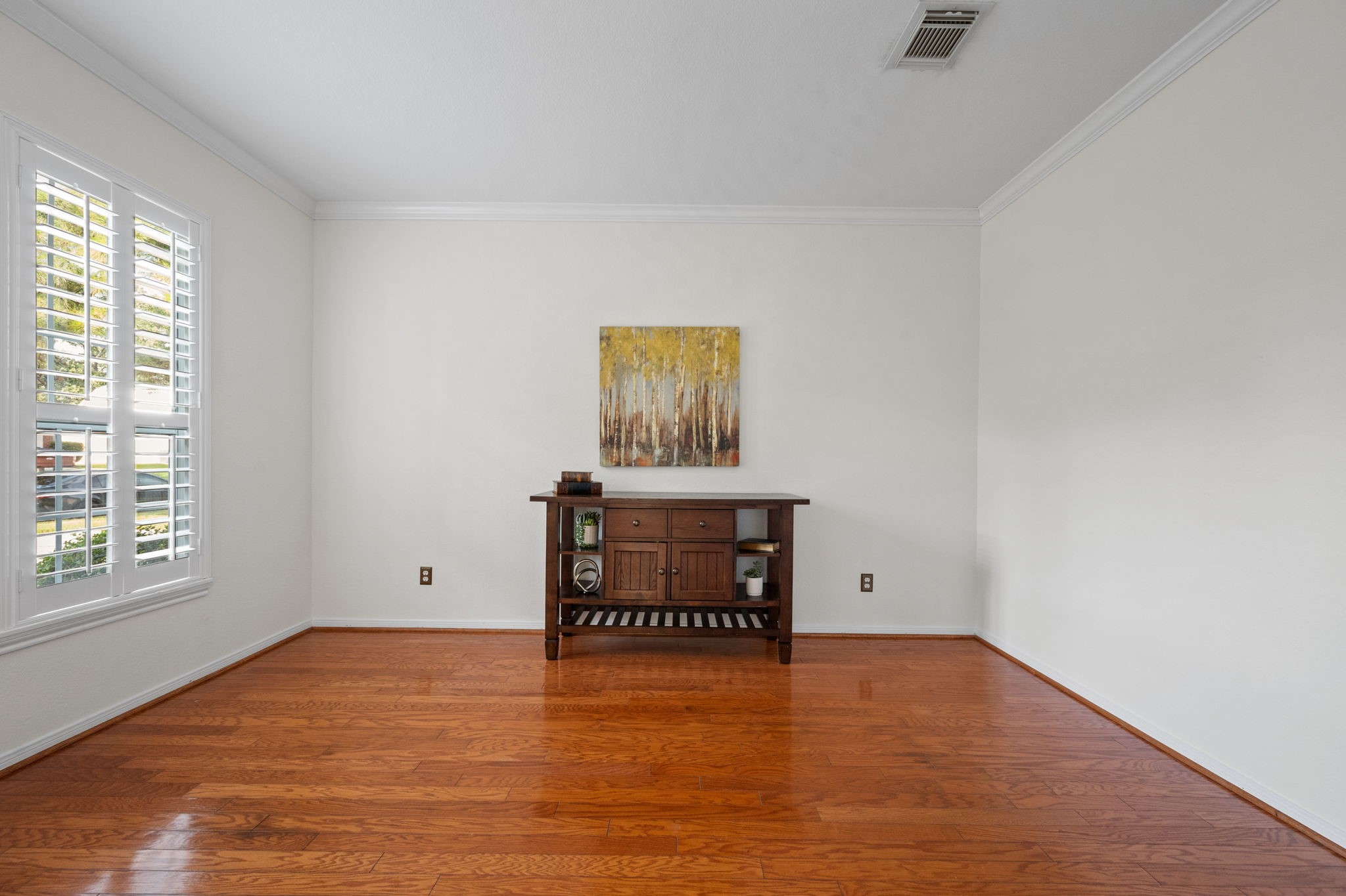 8026 Trophy Place Drive Property Photo 6