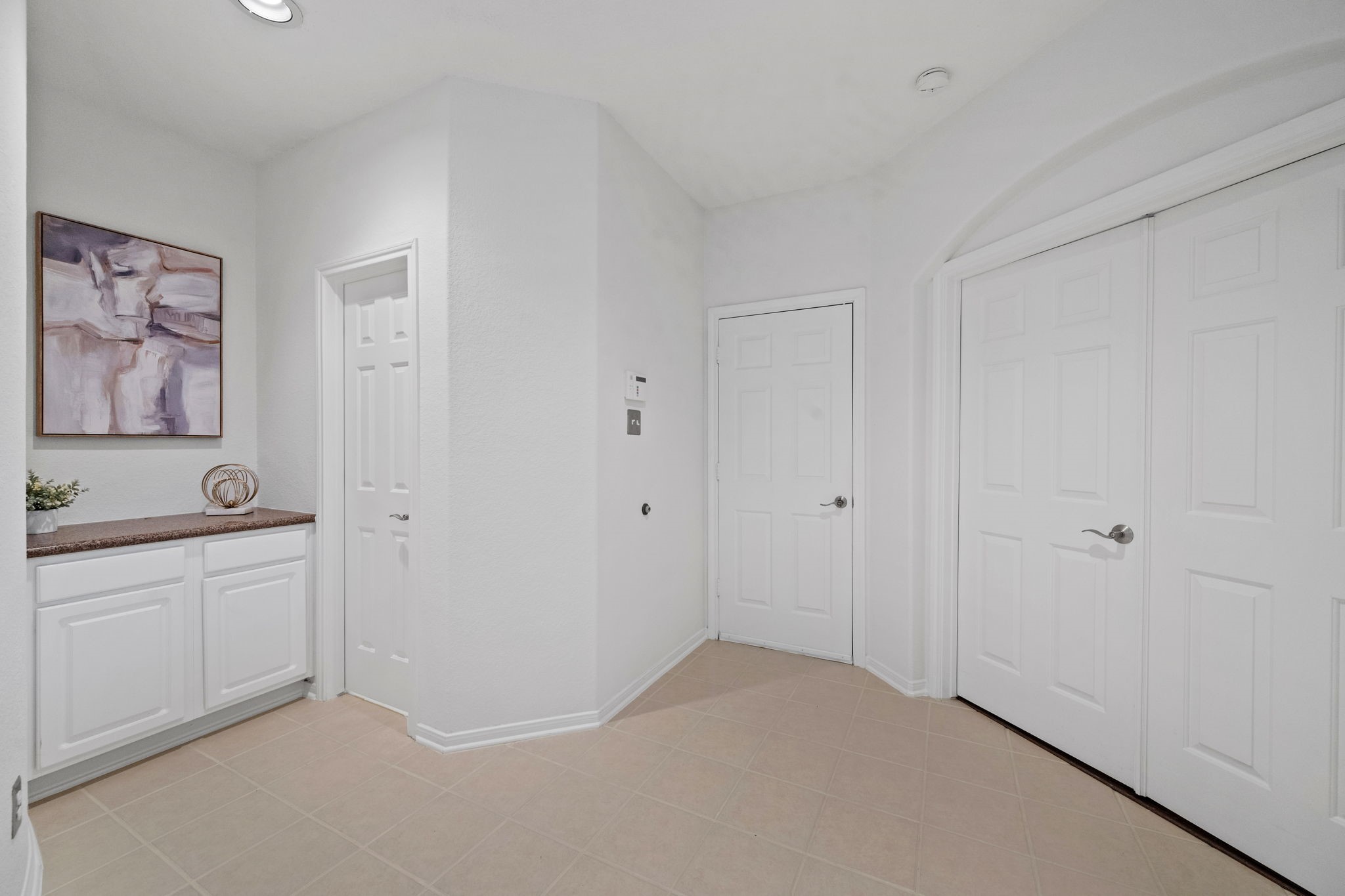 8026 Trophy Place Drive Property Photo 17
