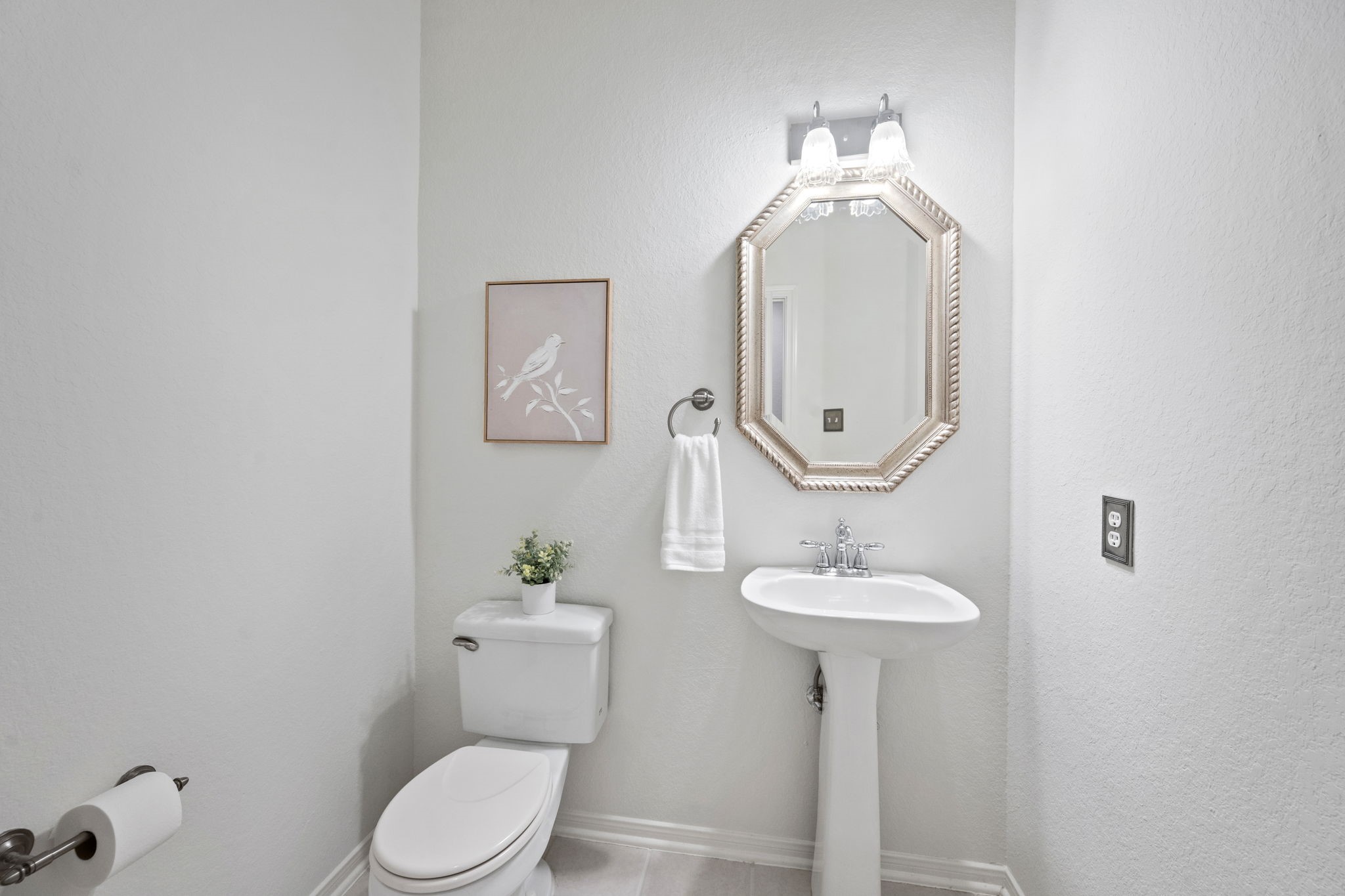 8026 Trophy Place Drive Property Photo 18