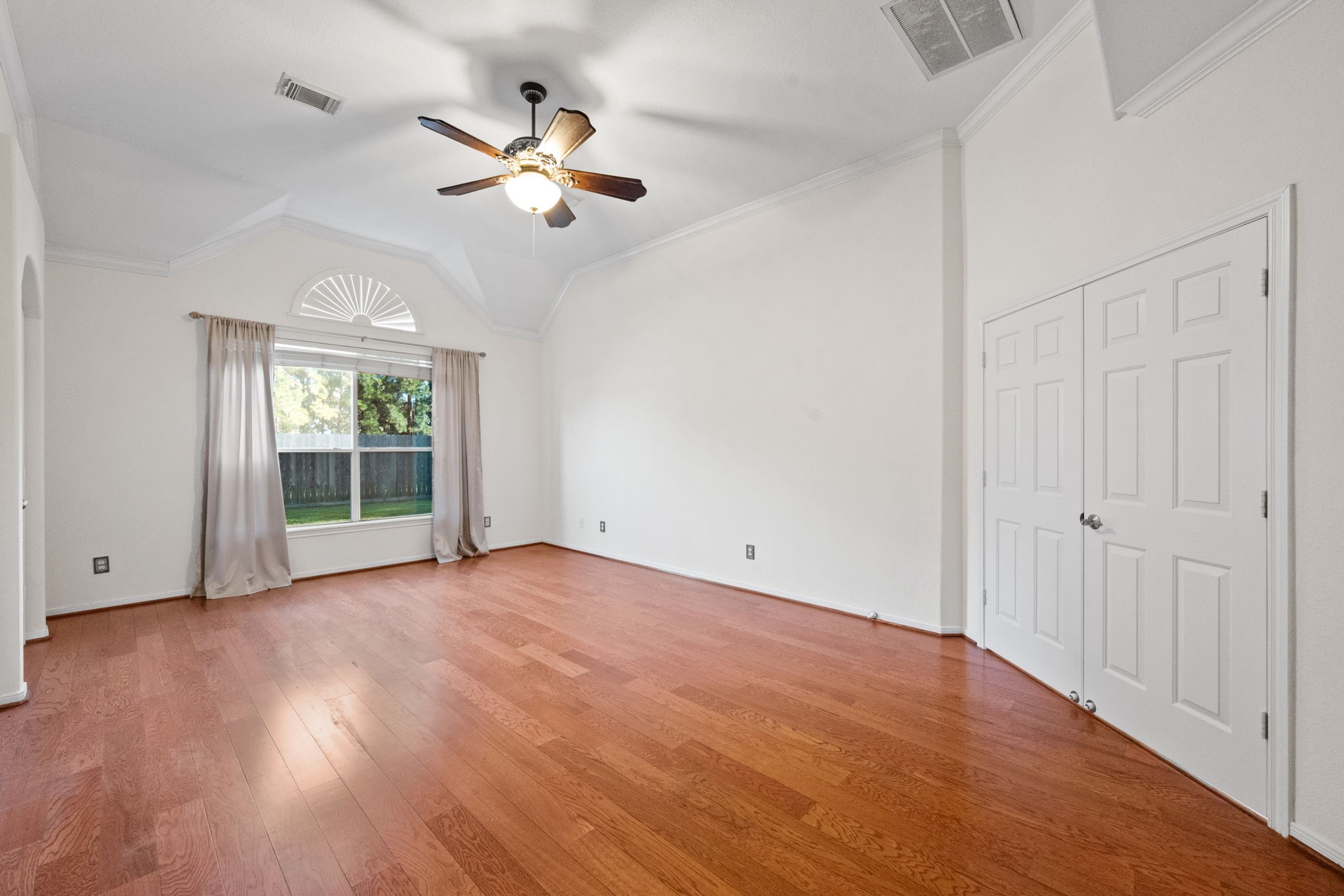 8026 Trophy Place Drive Property Photo 20