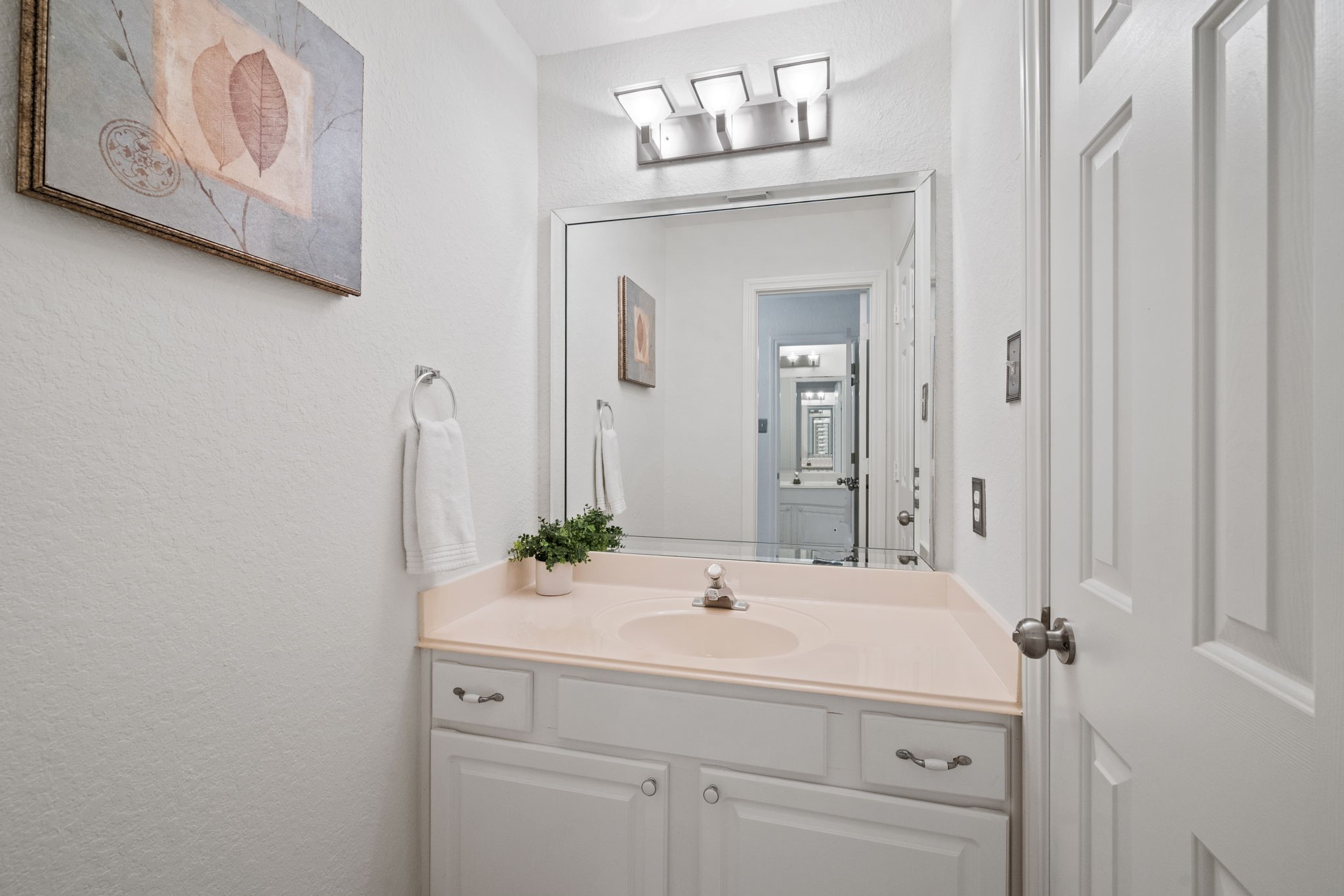 8026 Trophy Place Drive Property Photo 27