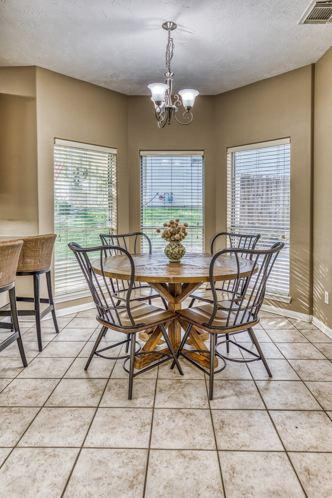 2706 Victory Lane Property Photo 16