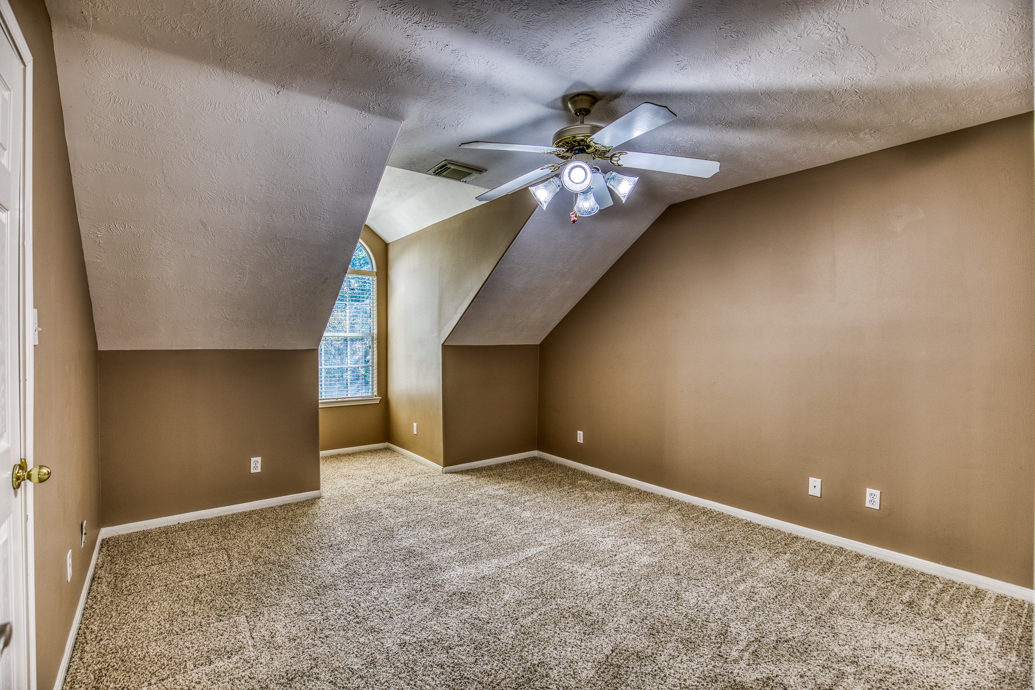 2706 Victory Lane Property Photo 27