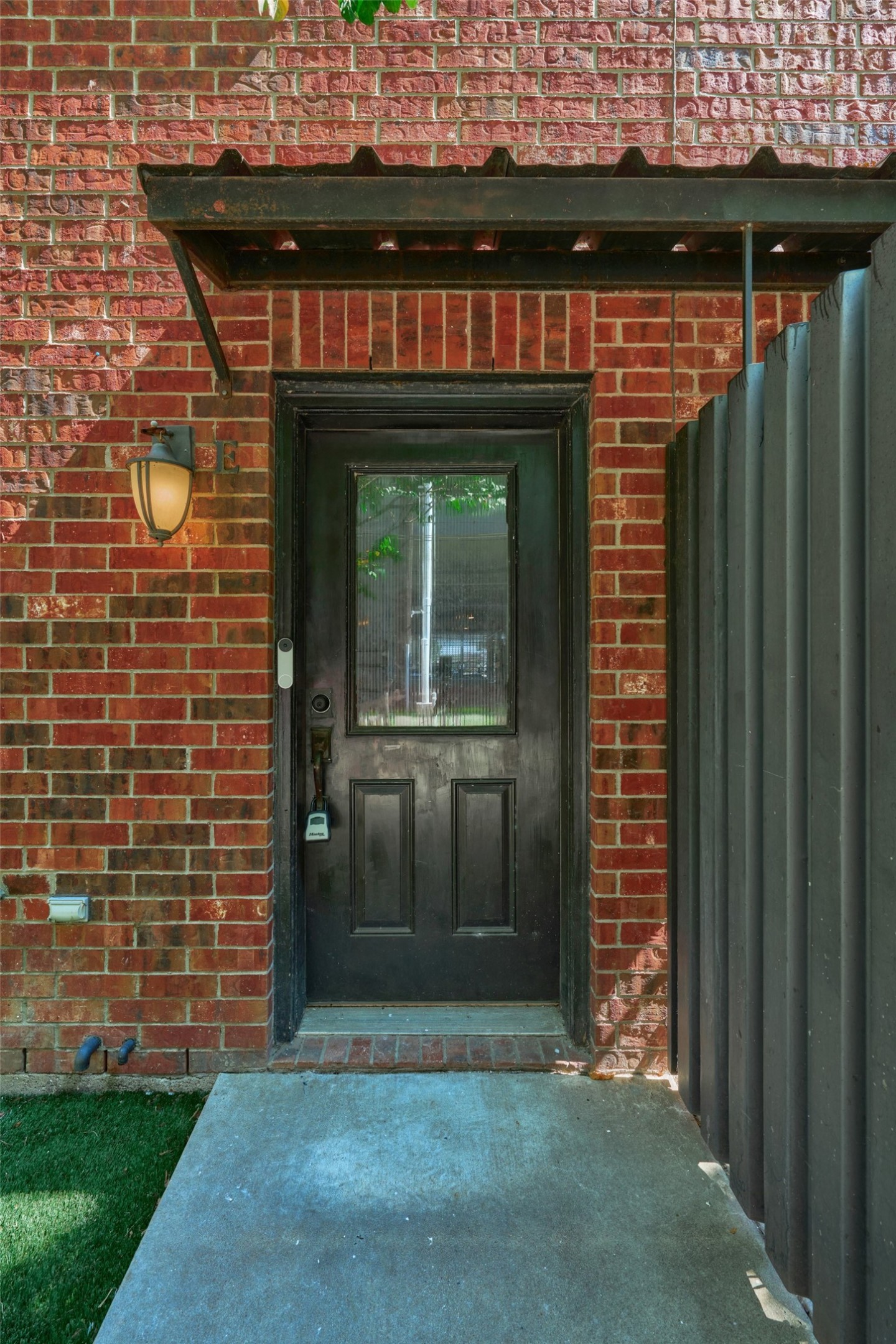 2422 Navigation Boulevard E Property Photo 5