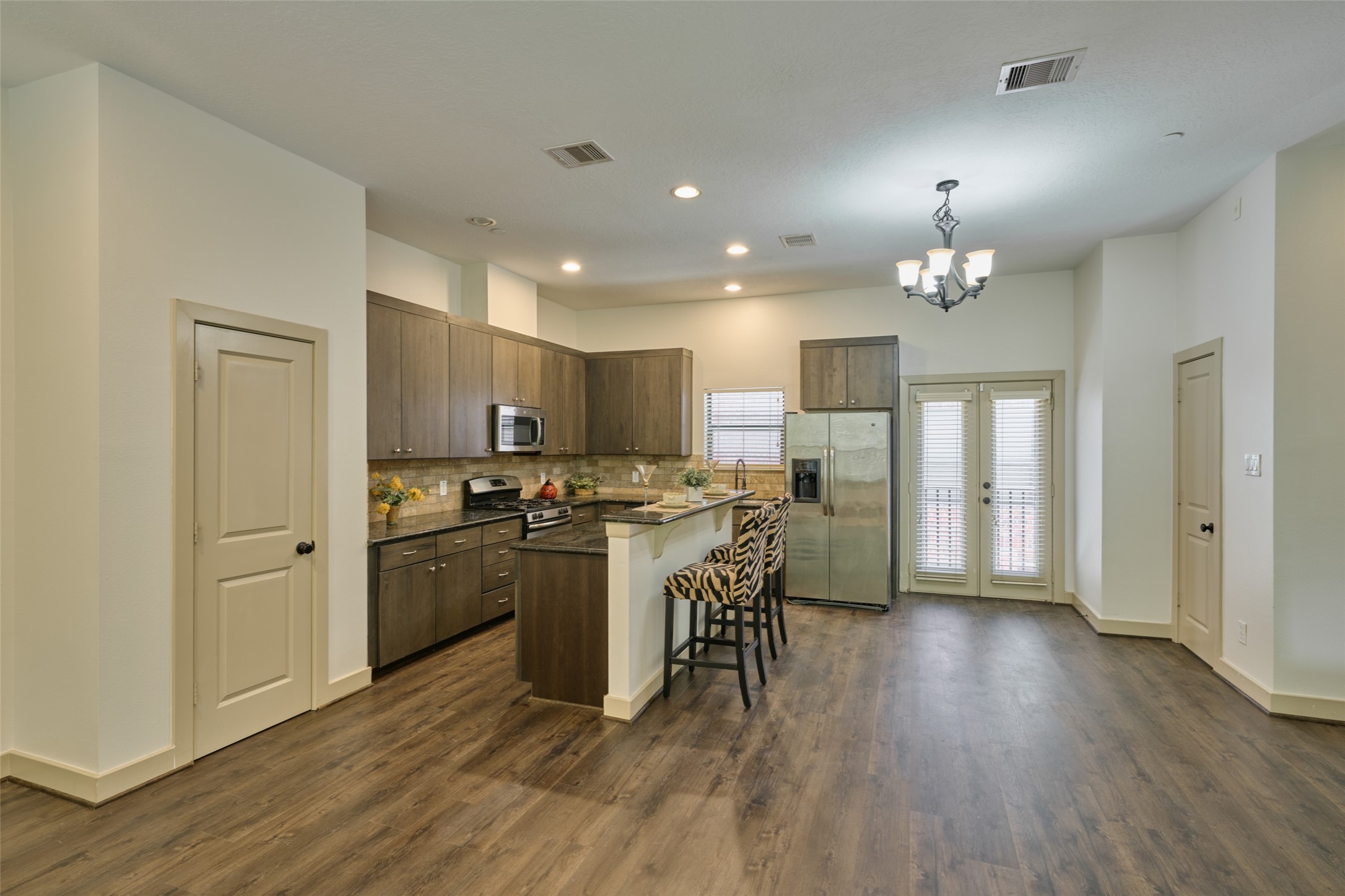 2422 Navigation Boulevard E Property Photo 13