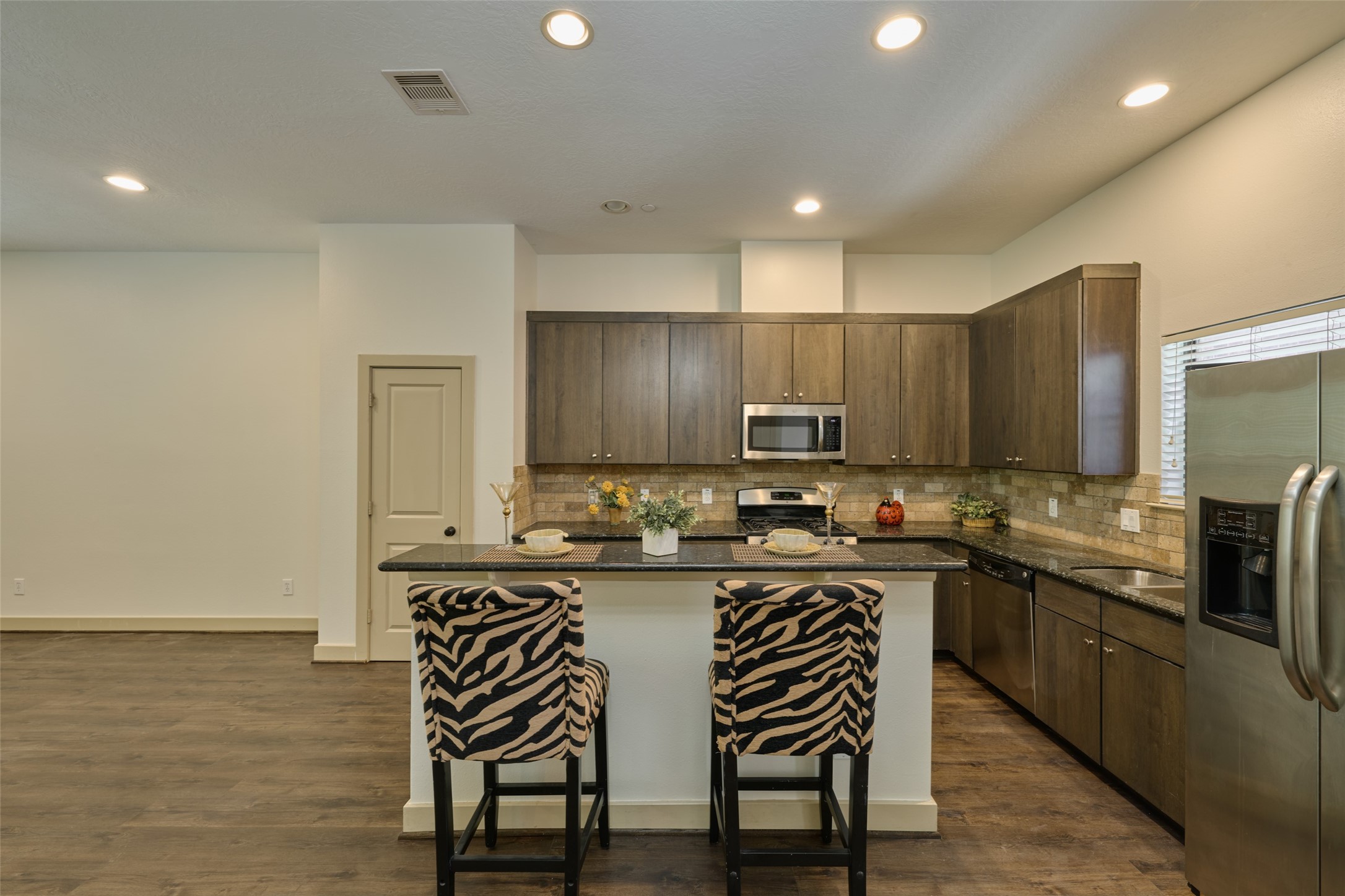 2422 Navigation Boulevard E Property Photo 15