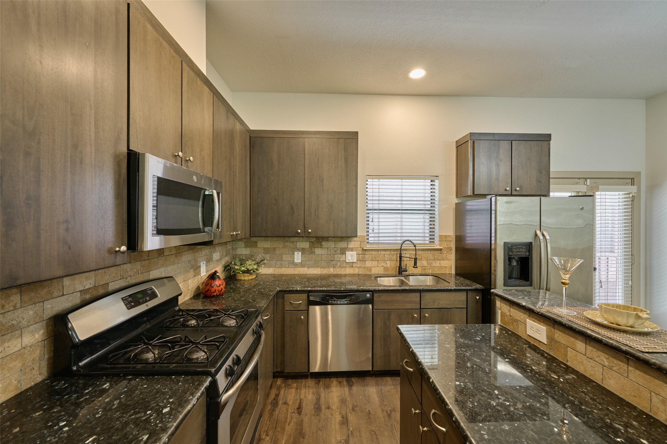 2422 Navigation Boulevard E Property Photo 17