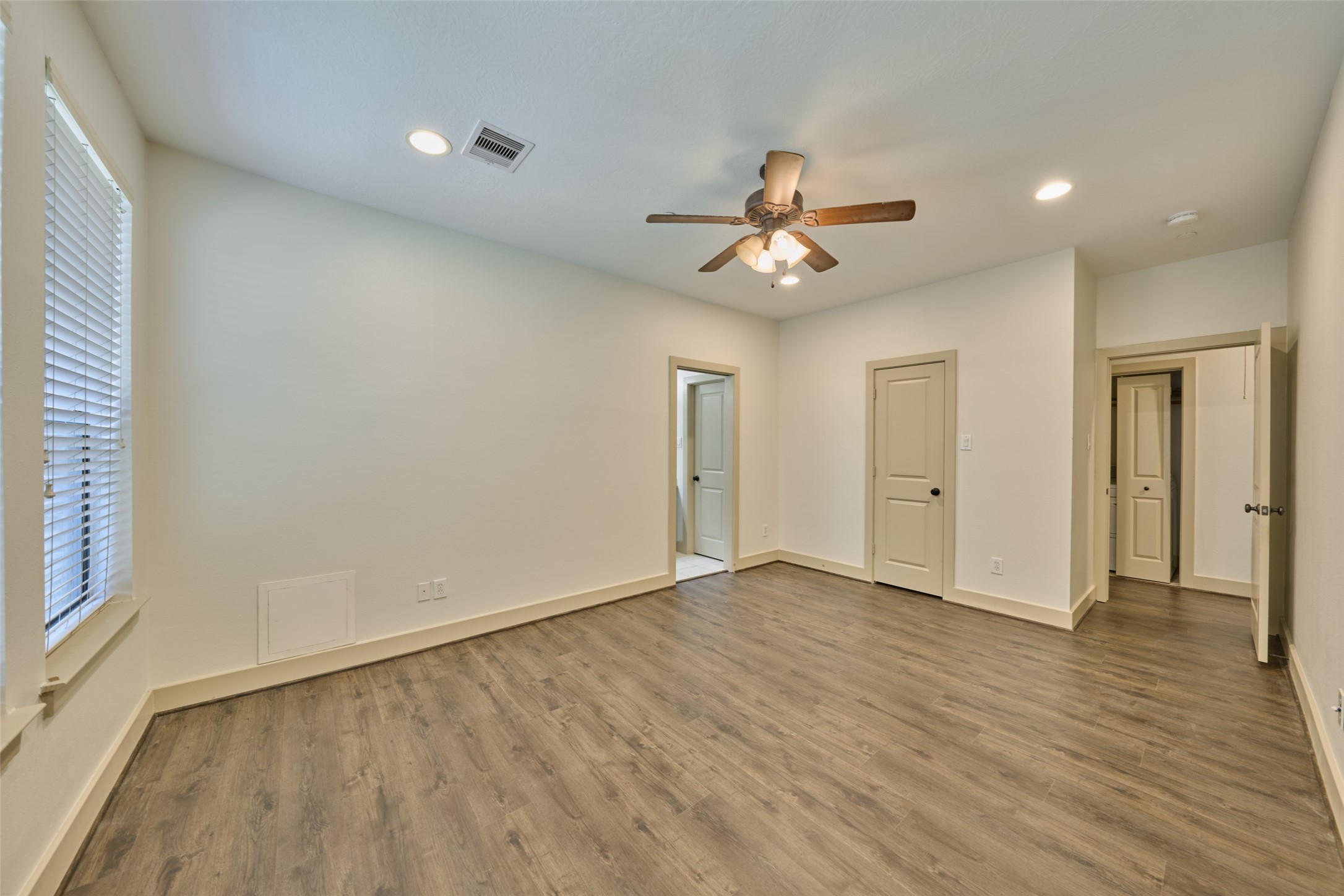 2422 Navigation Boulevard E Property Photo 21