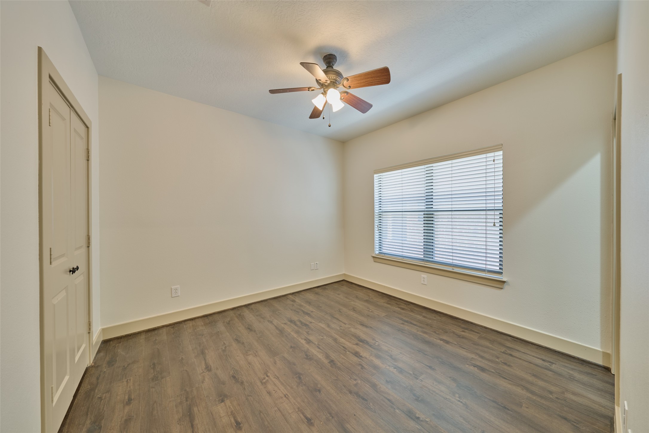 2422 Navigation Boulevard E Property Photo 26