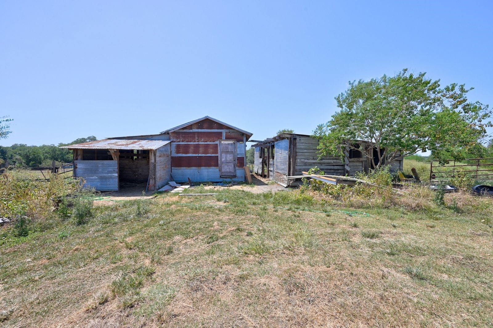 19100 Pickens Property Photo 10