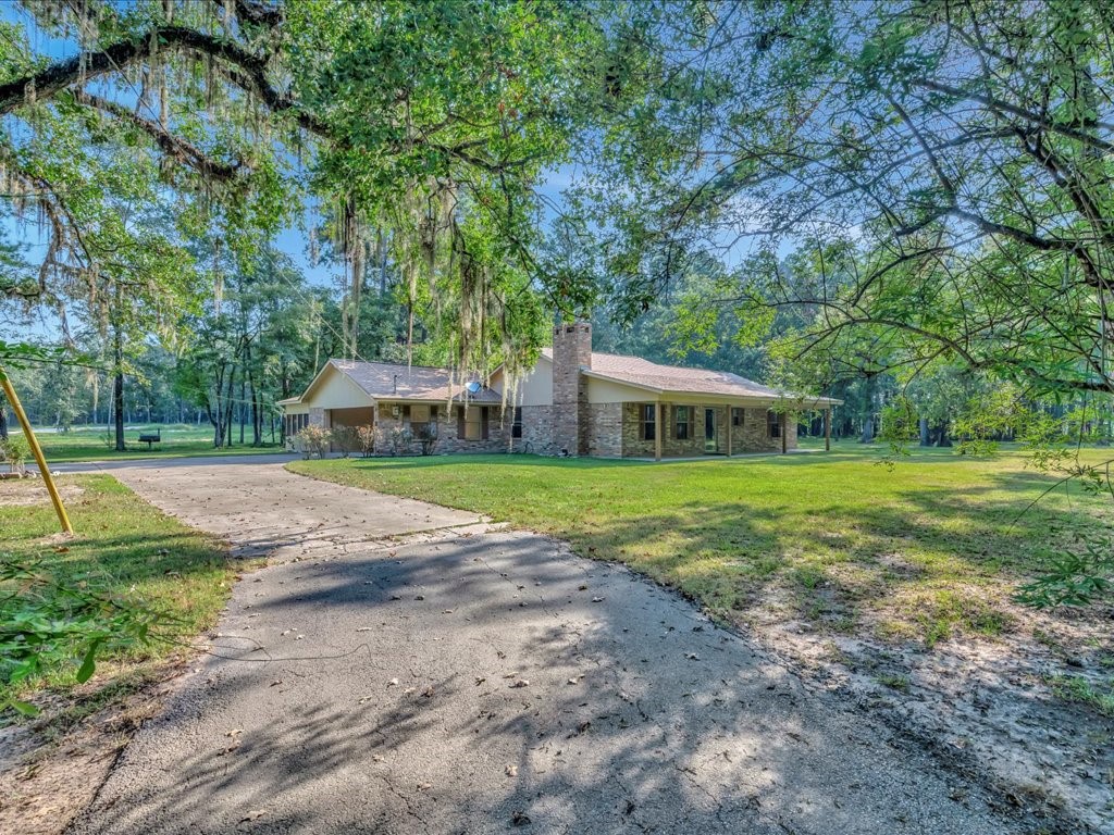 112 Schoolcraft Road Property Photo