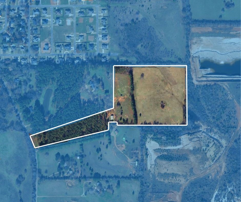 1201 B Robbins Road Property Photo 1