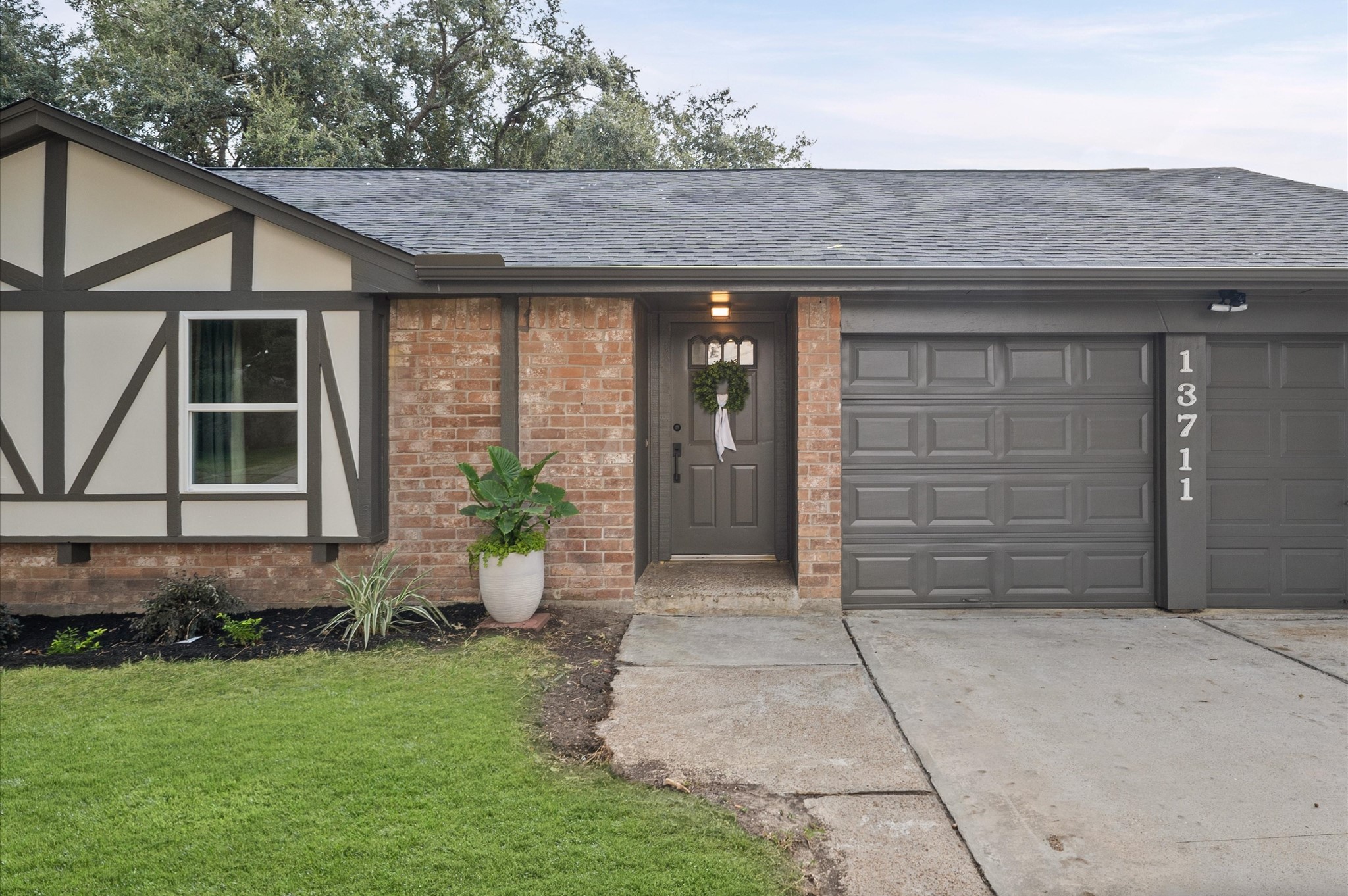 13711 Cologne Drive Property Photo 5