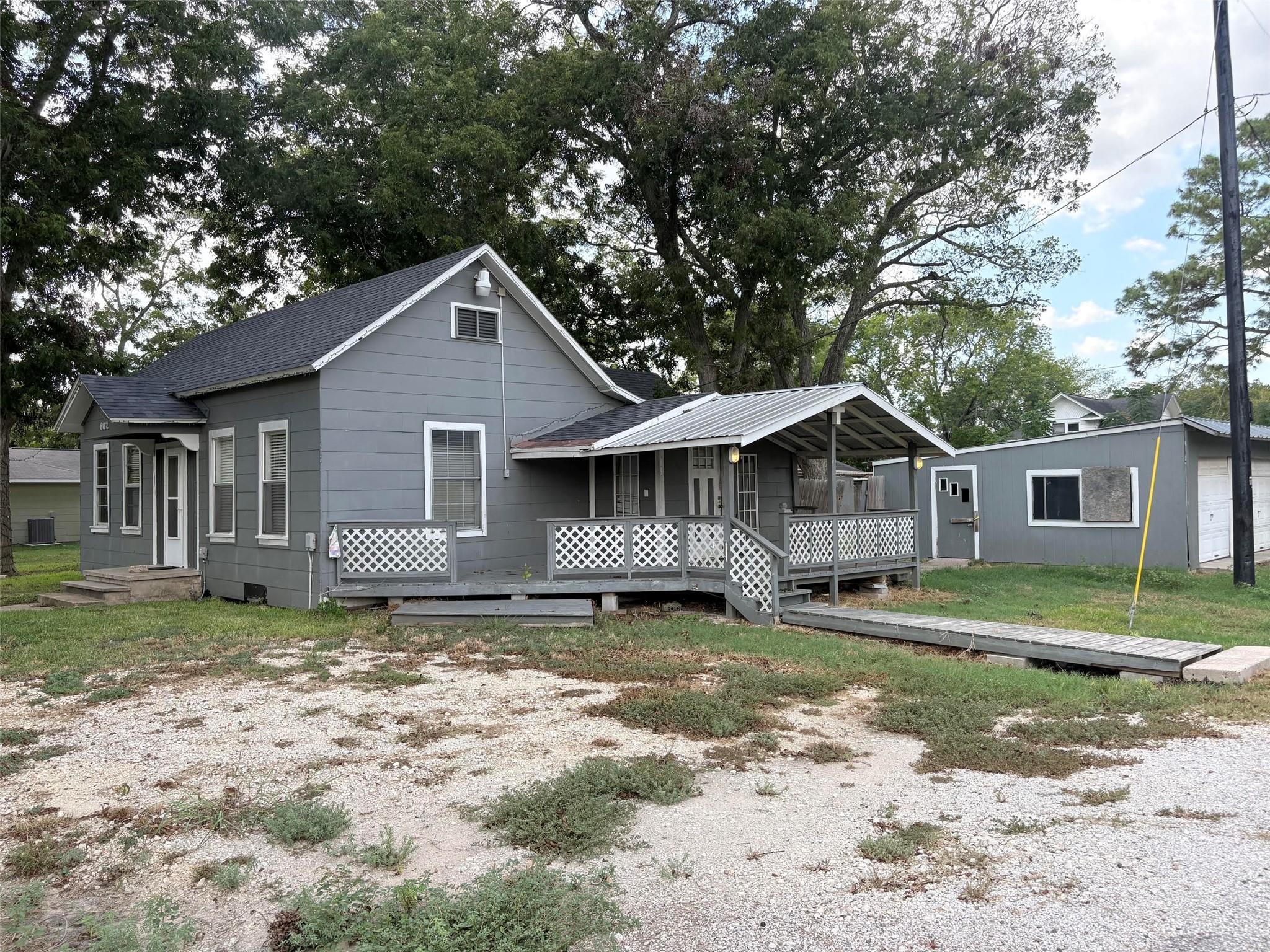 802 2nd Street, Louise Tx 77455 Property Photo 2