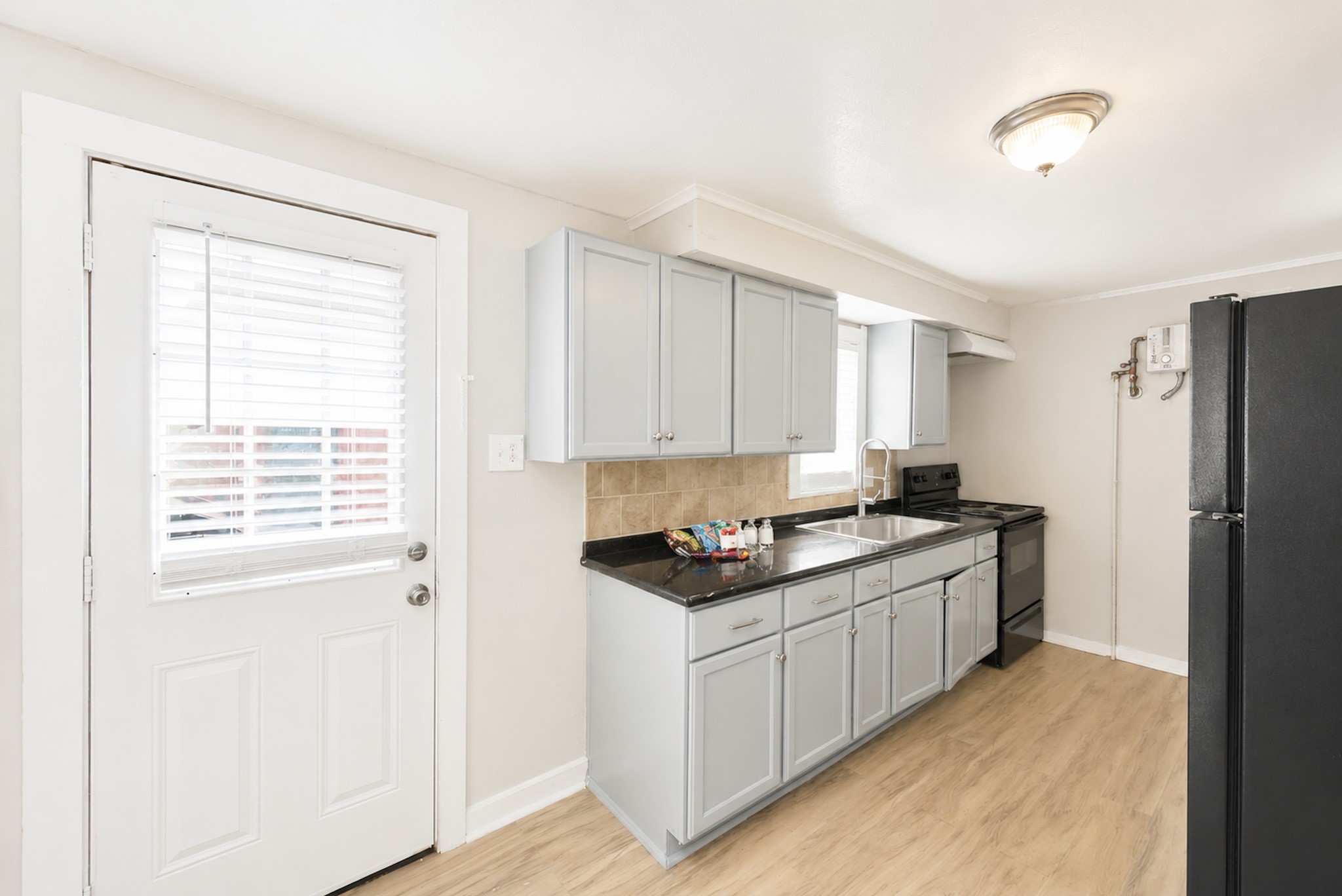 513 Avenue I Property Photo 7