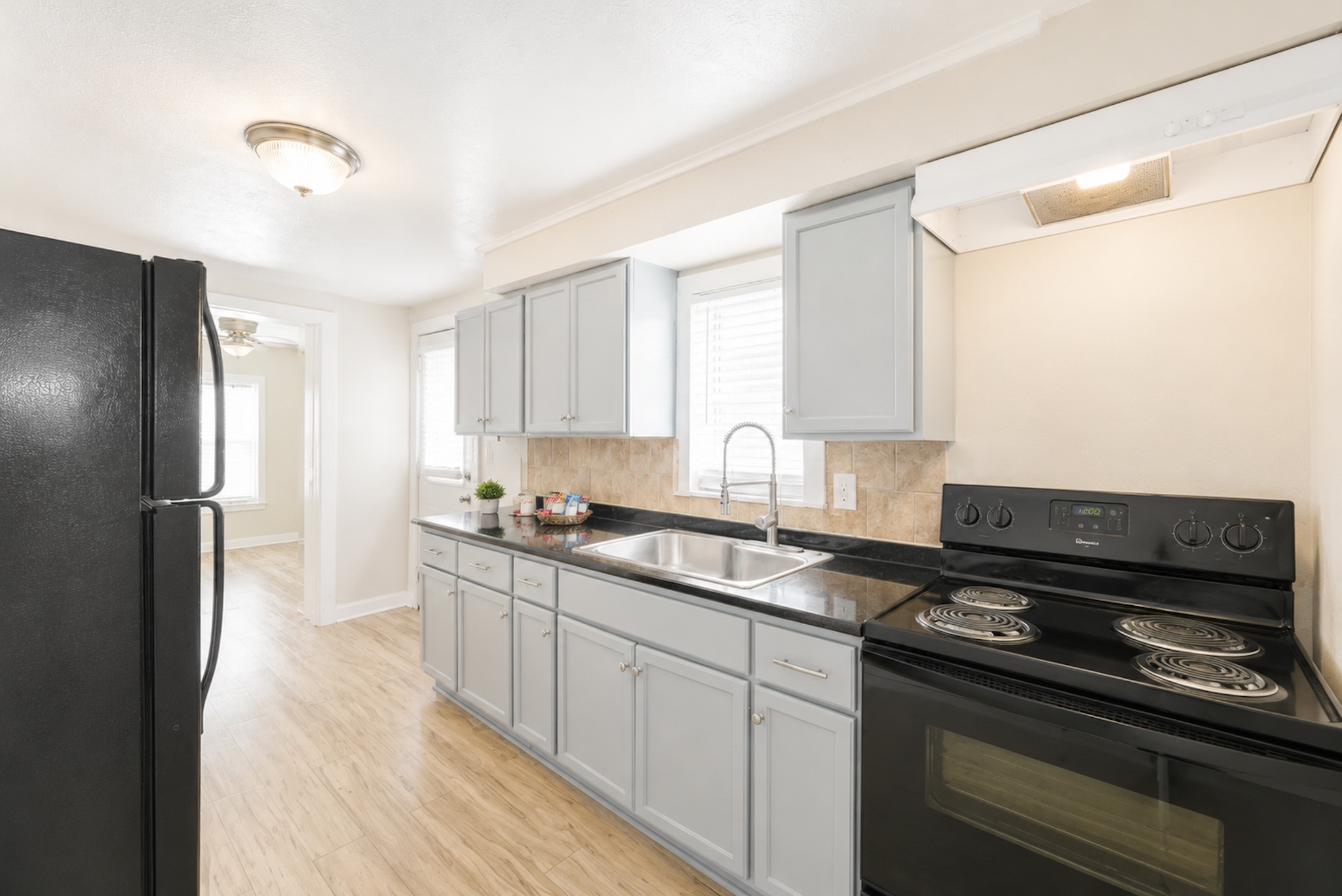 513 Avenue I Property Photo 8