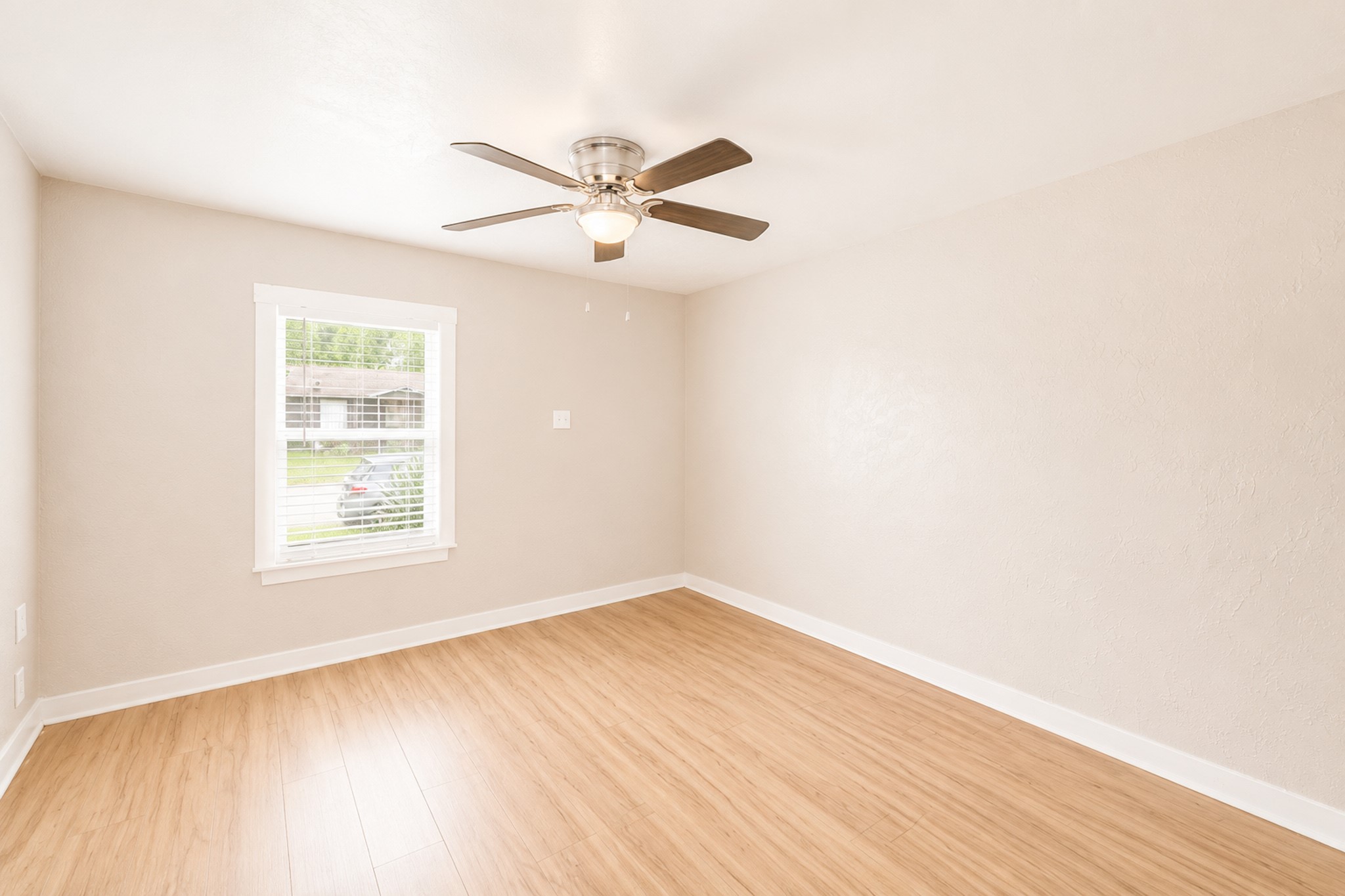 513 Avenue I Property Photo 13